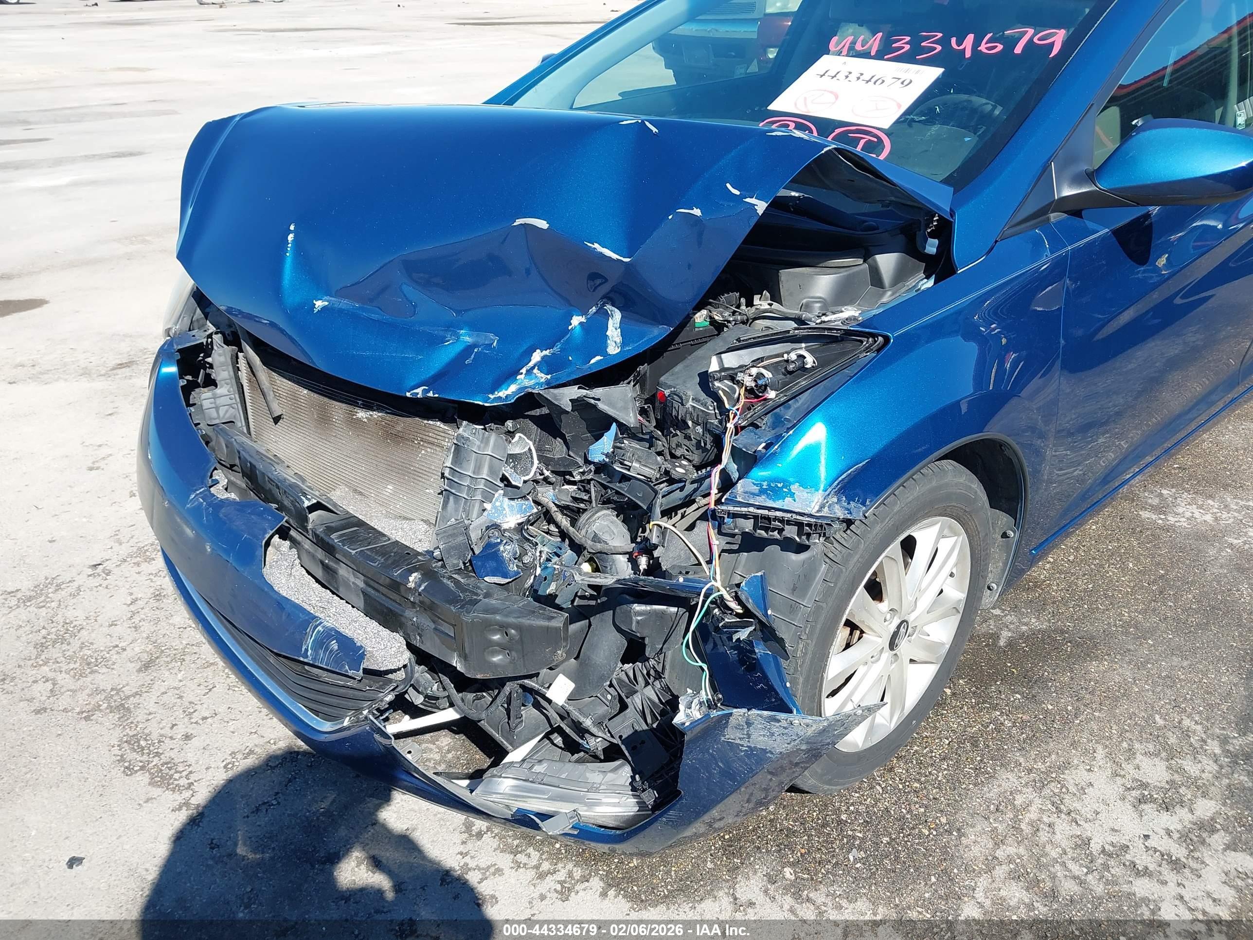 HYUNDAI ELANTRA image 6