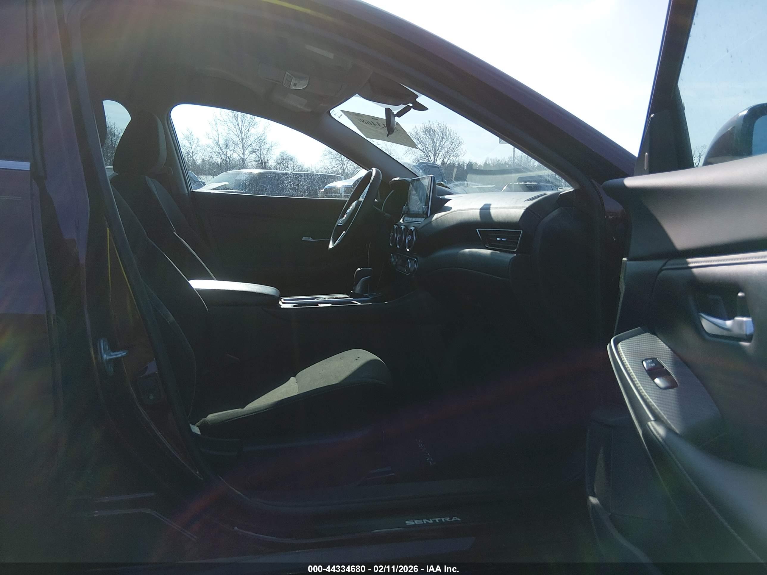 NISSAN SENTRA image 5