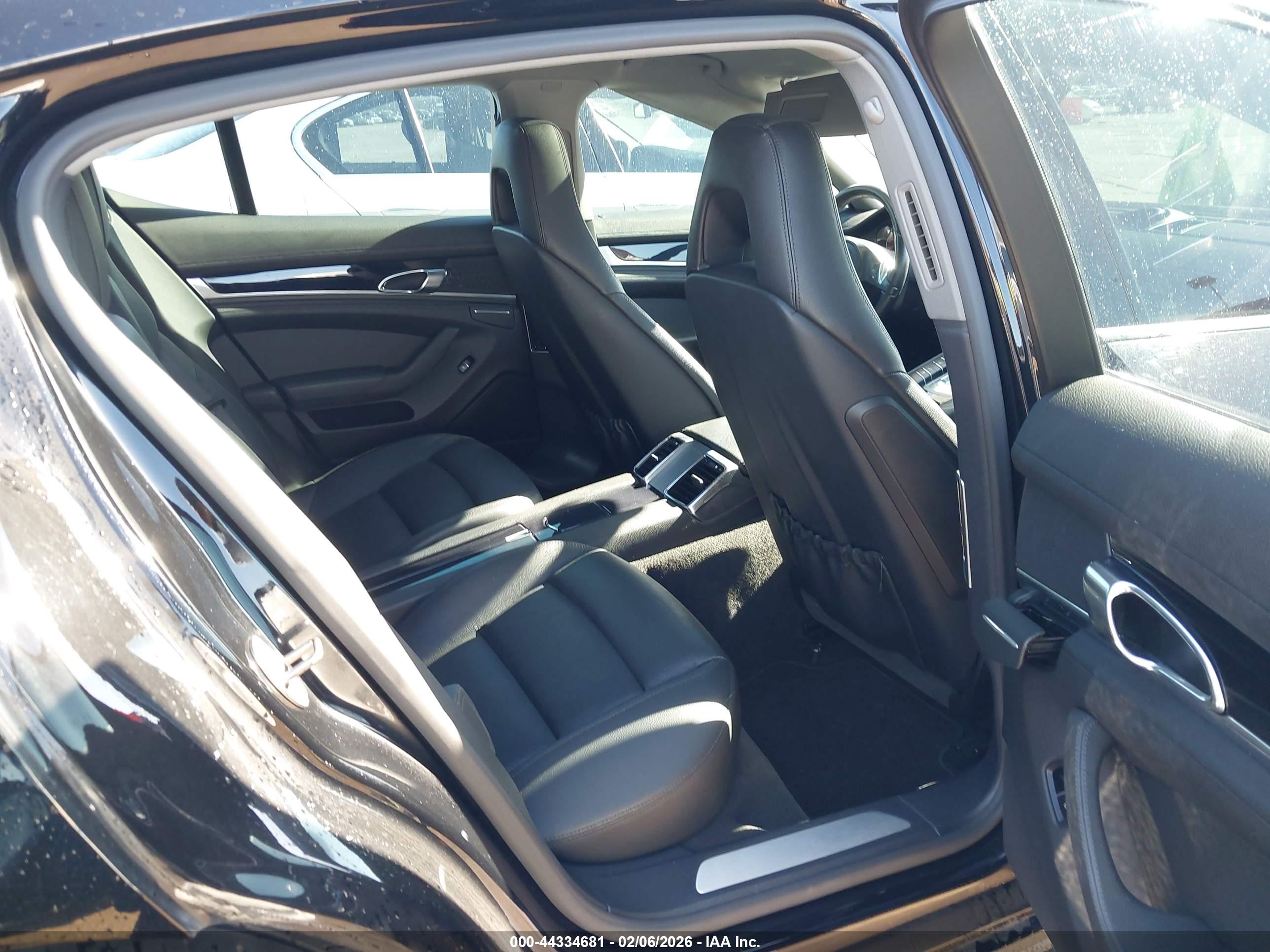 PORSCHE PANAMERA image 8