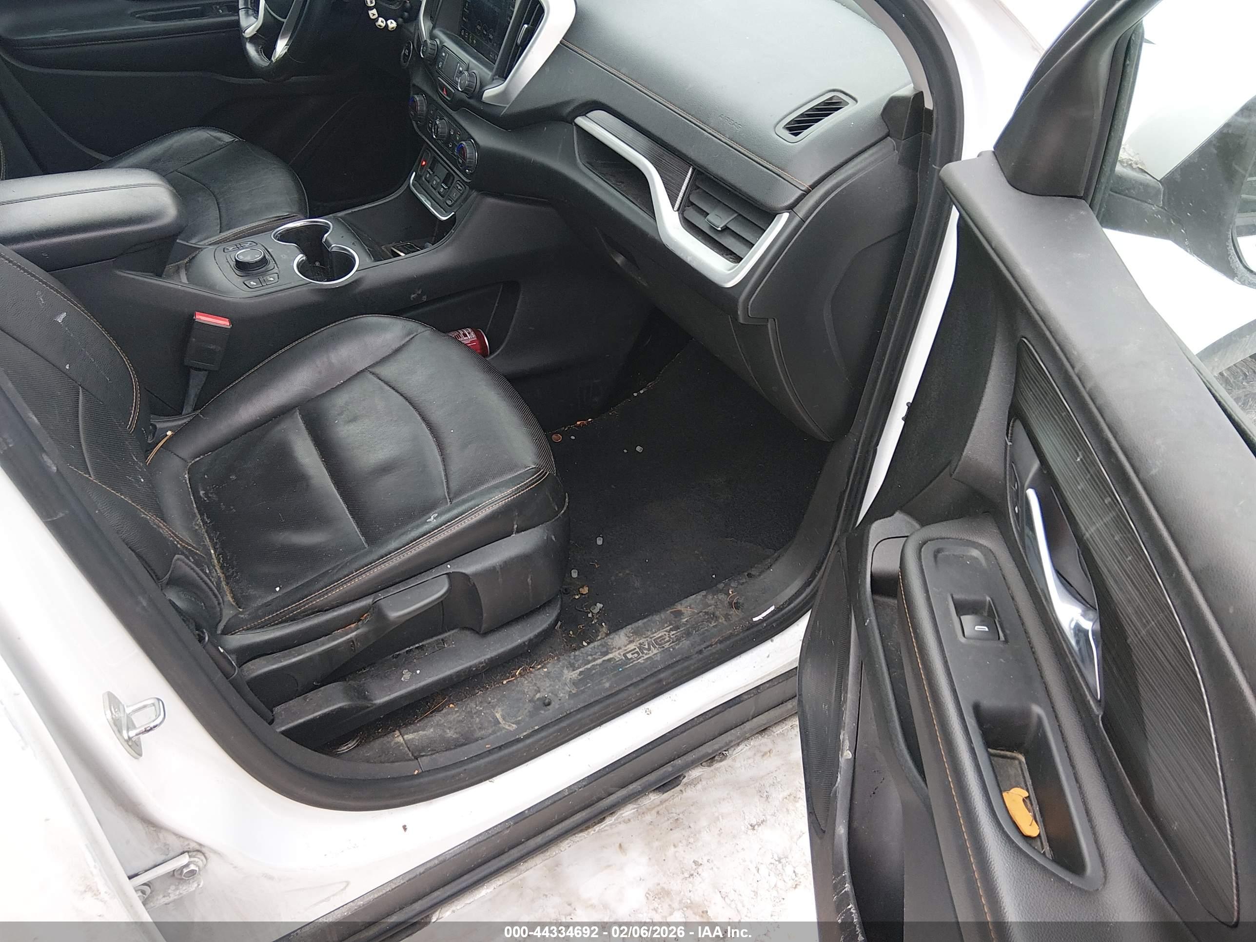 GMC TERRAIN image 5