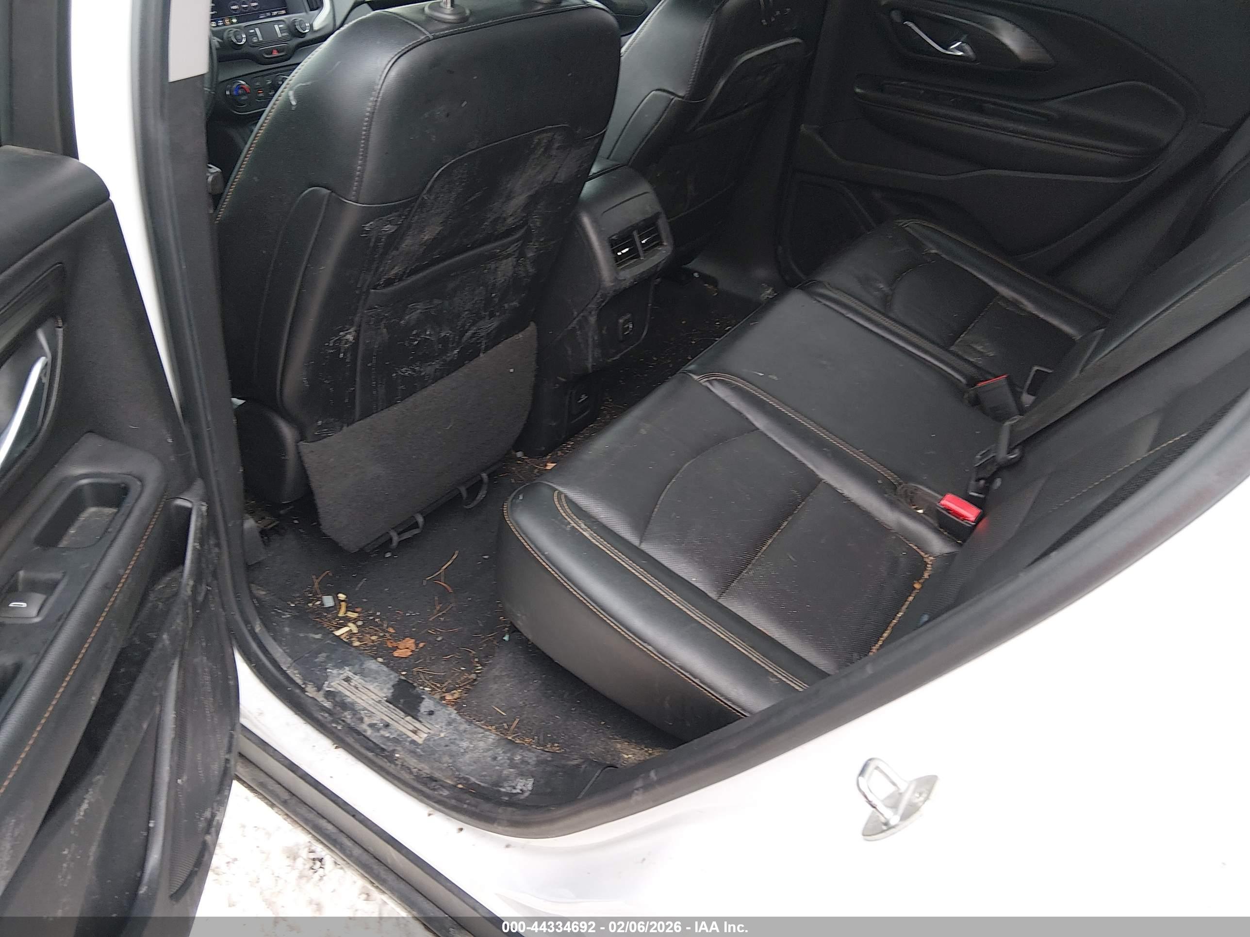 GMC TERRAIN image 8