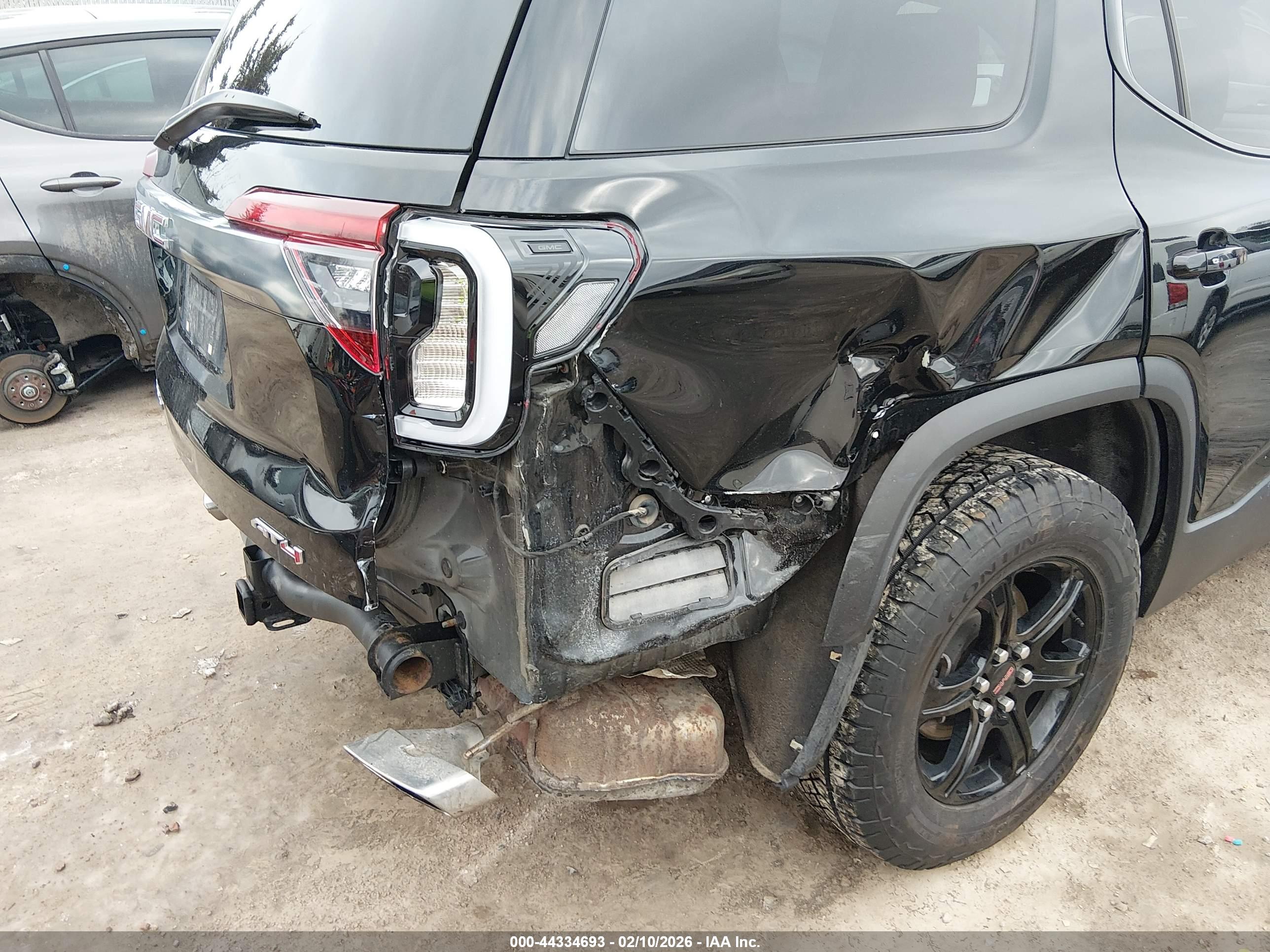 GMC ACADIA image 6