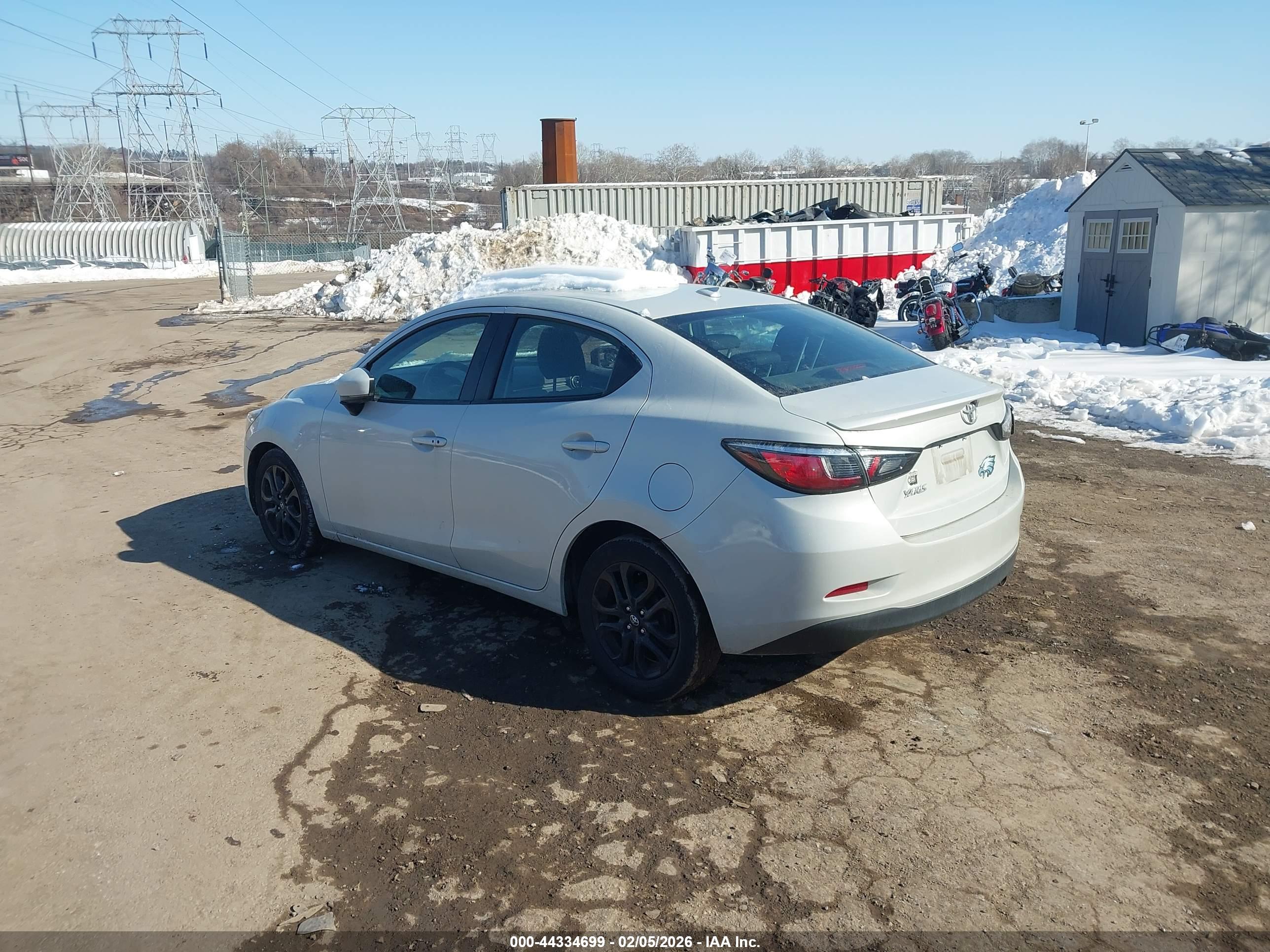 TOYOTA YARIS image 3