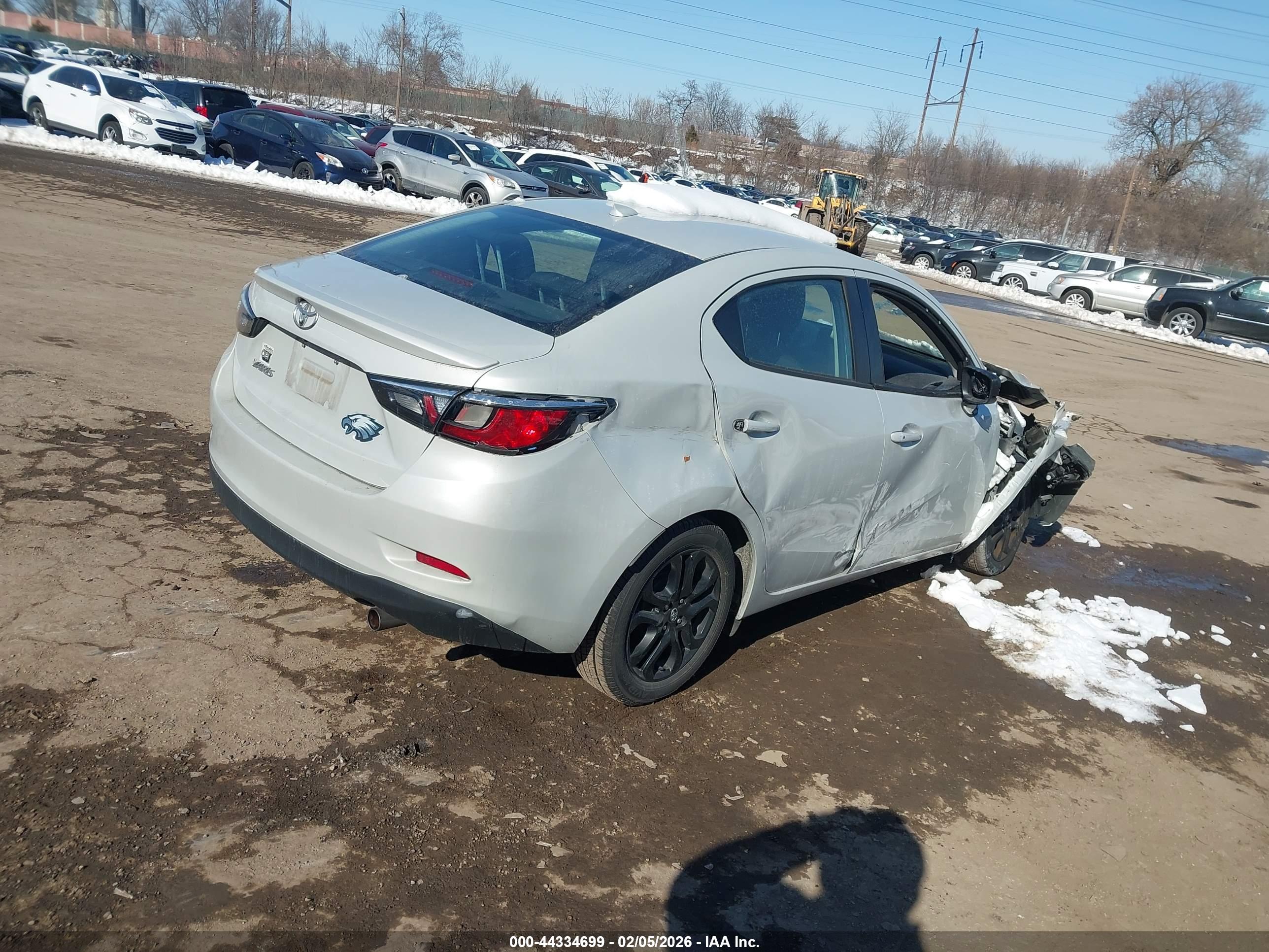 TOYOTA YARIS image 4
