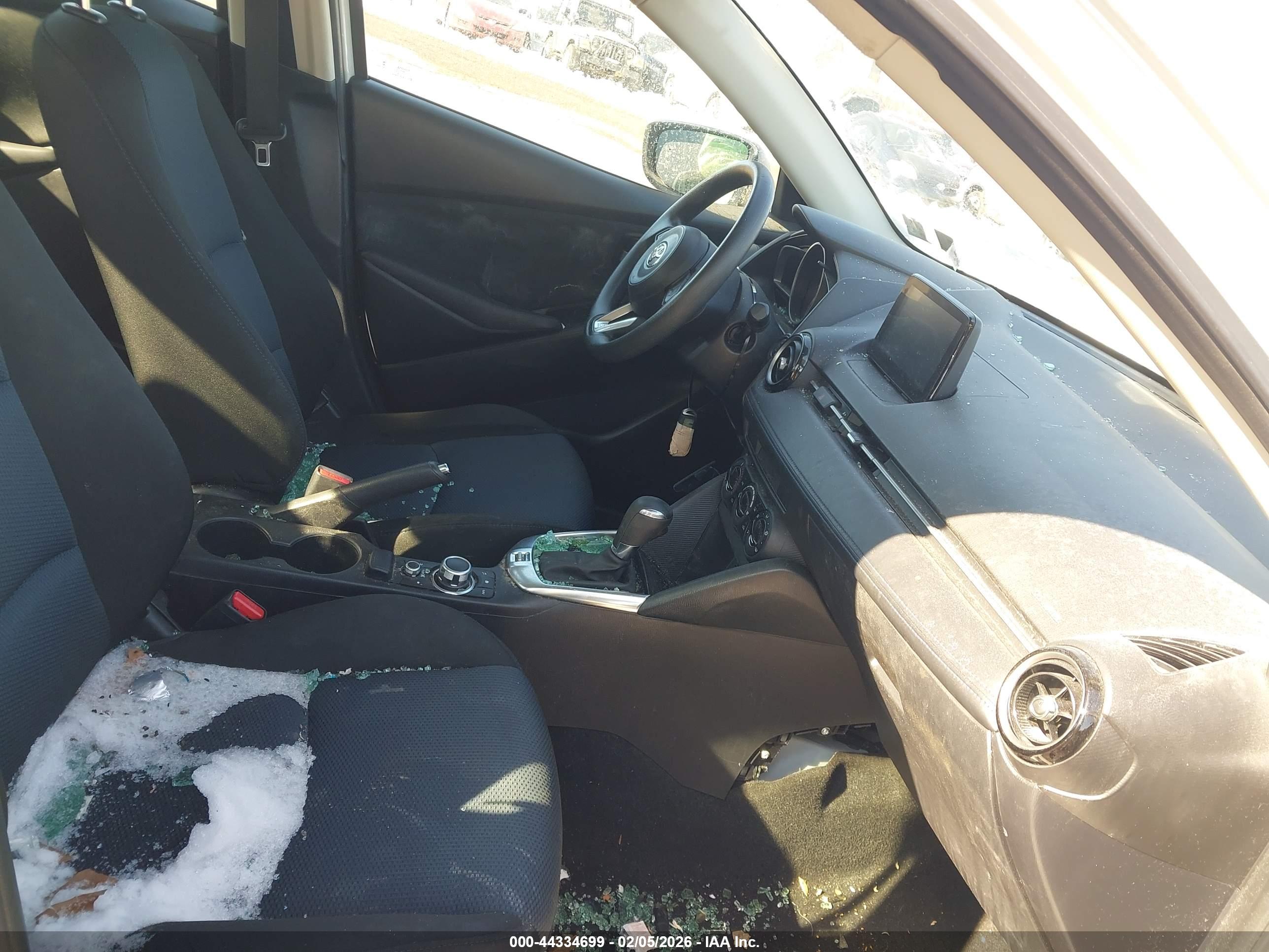 TOYOTA YARIS image 5