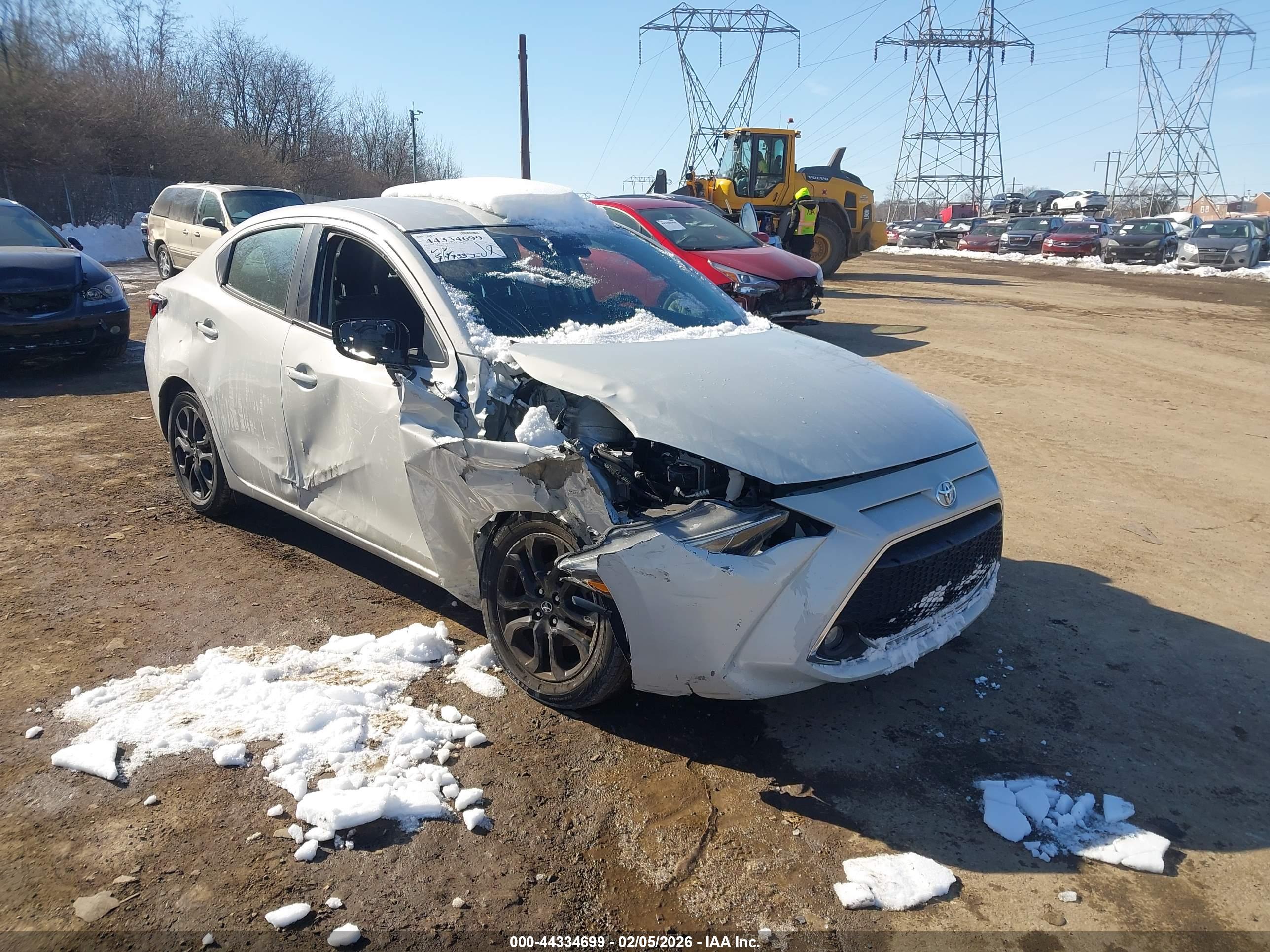 TOYOTA YARIS image 6