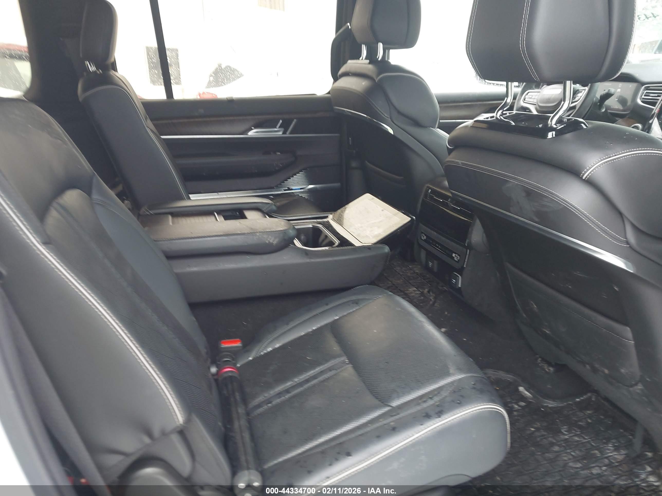 JEEP GRAND image 8