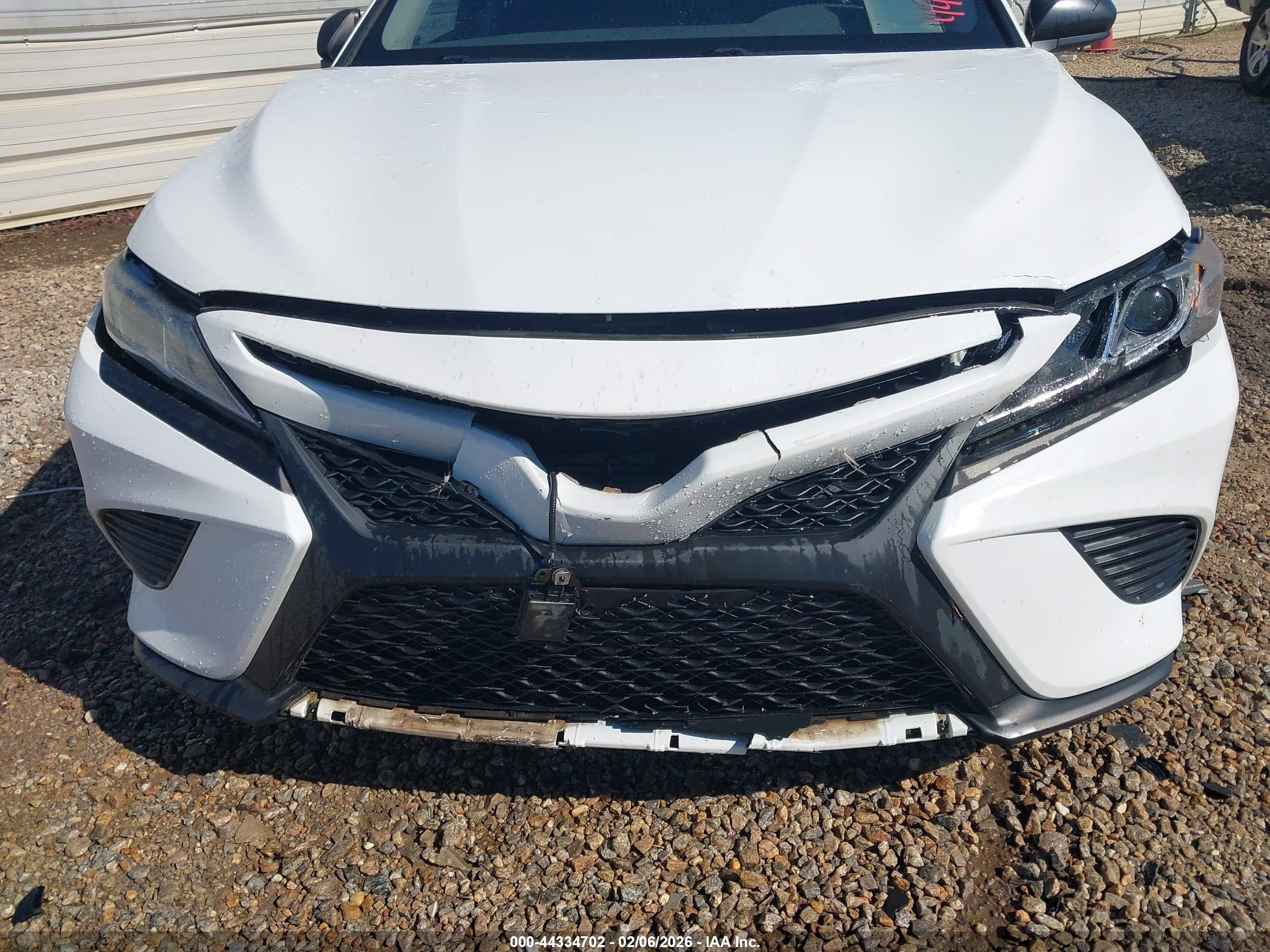 TOYOTA CAMRY image 6