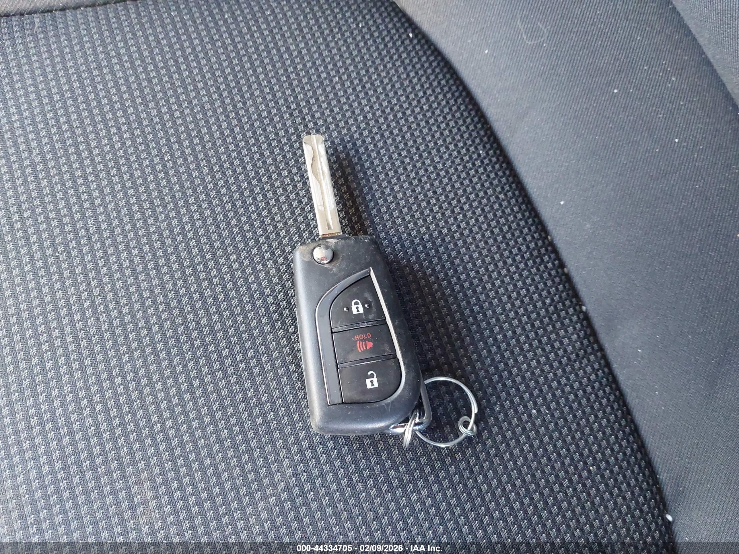 TOYOTA RAV4 image 11