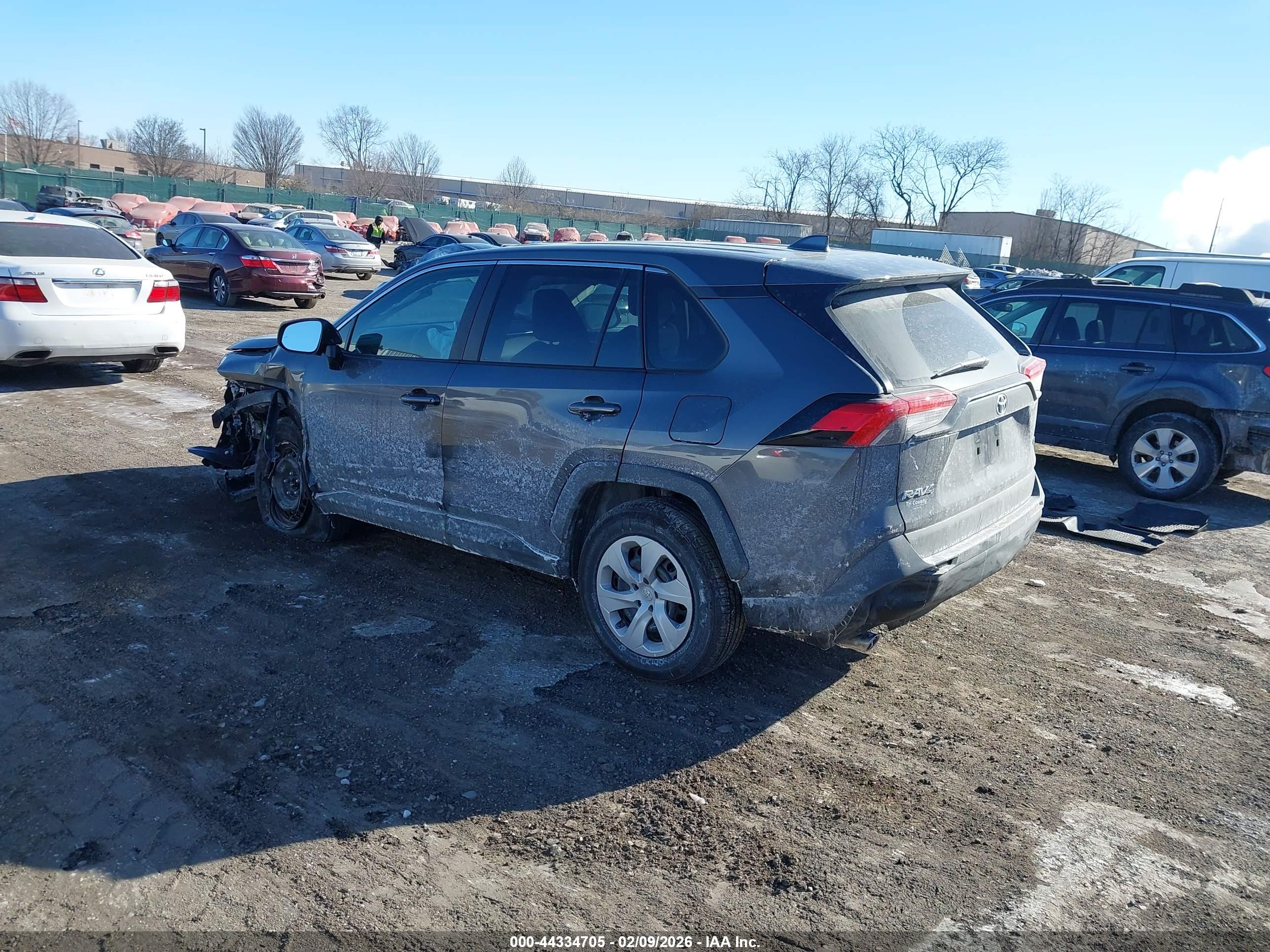 TOYOTA RAV4 image 3