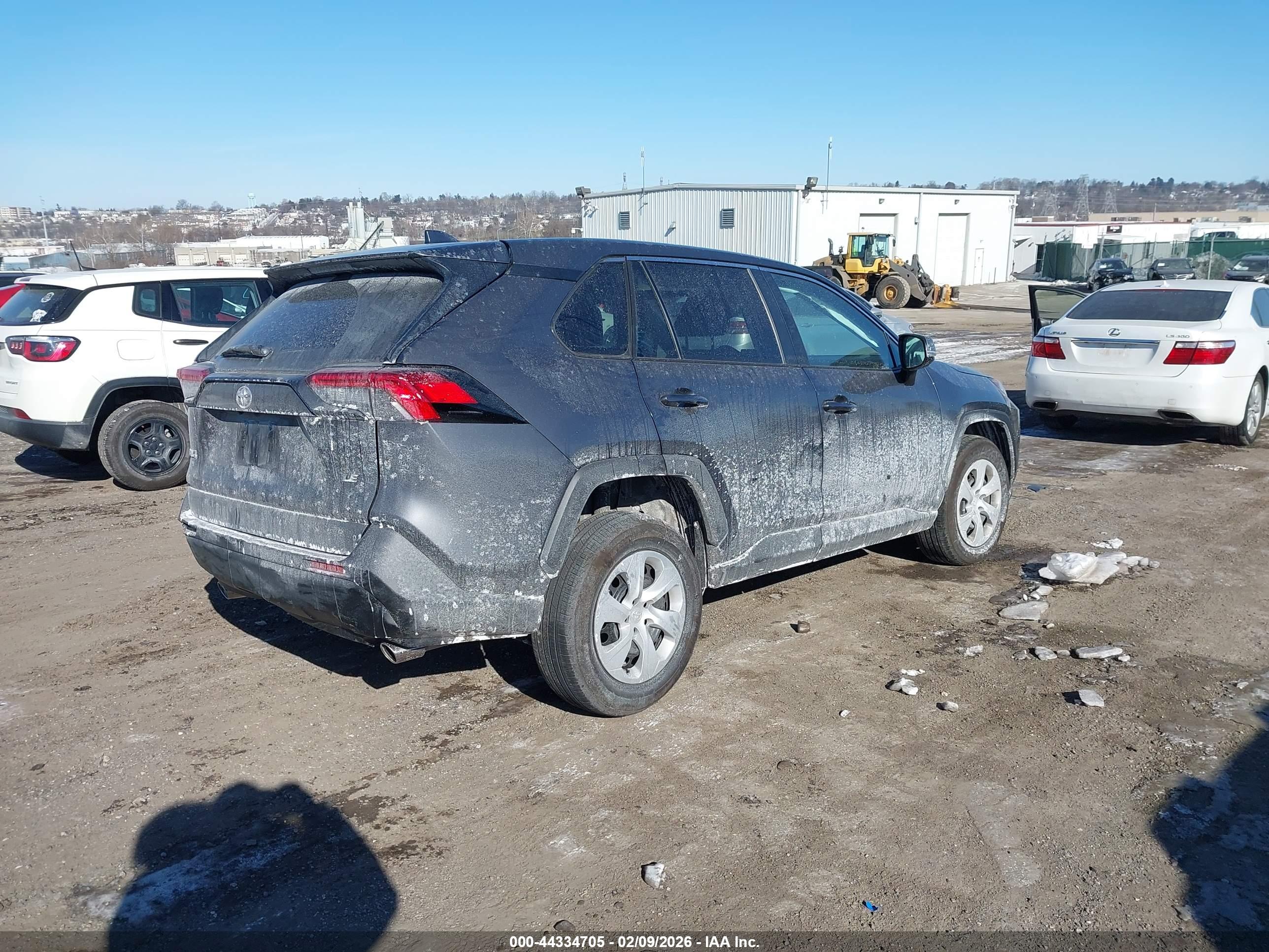 TOYOTA RAV4 image 4