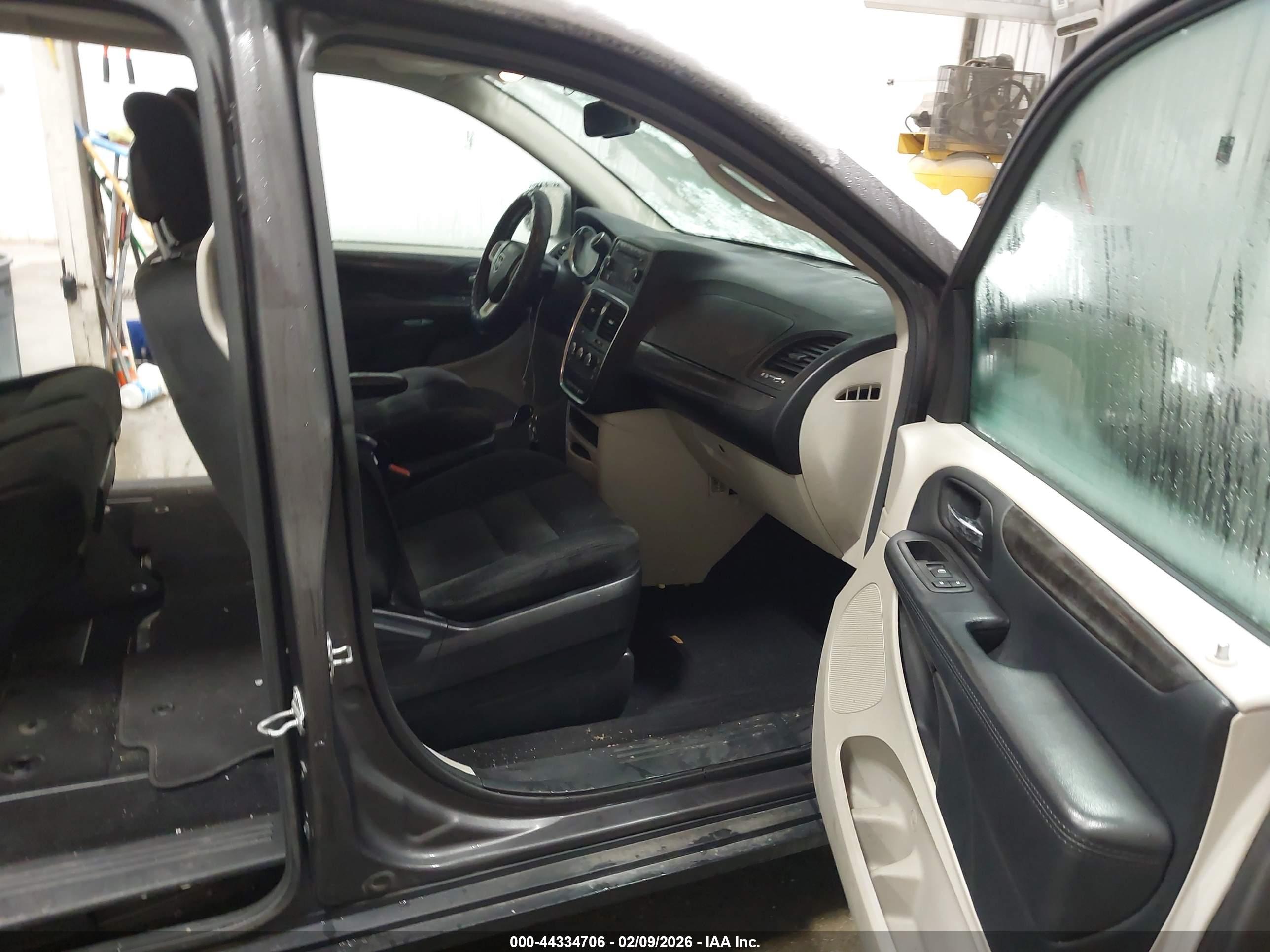 DODGE GRAND image 5