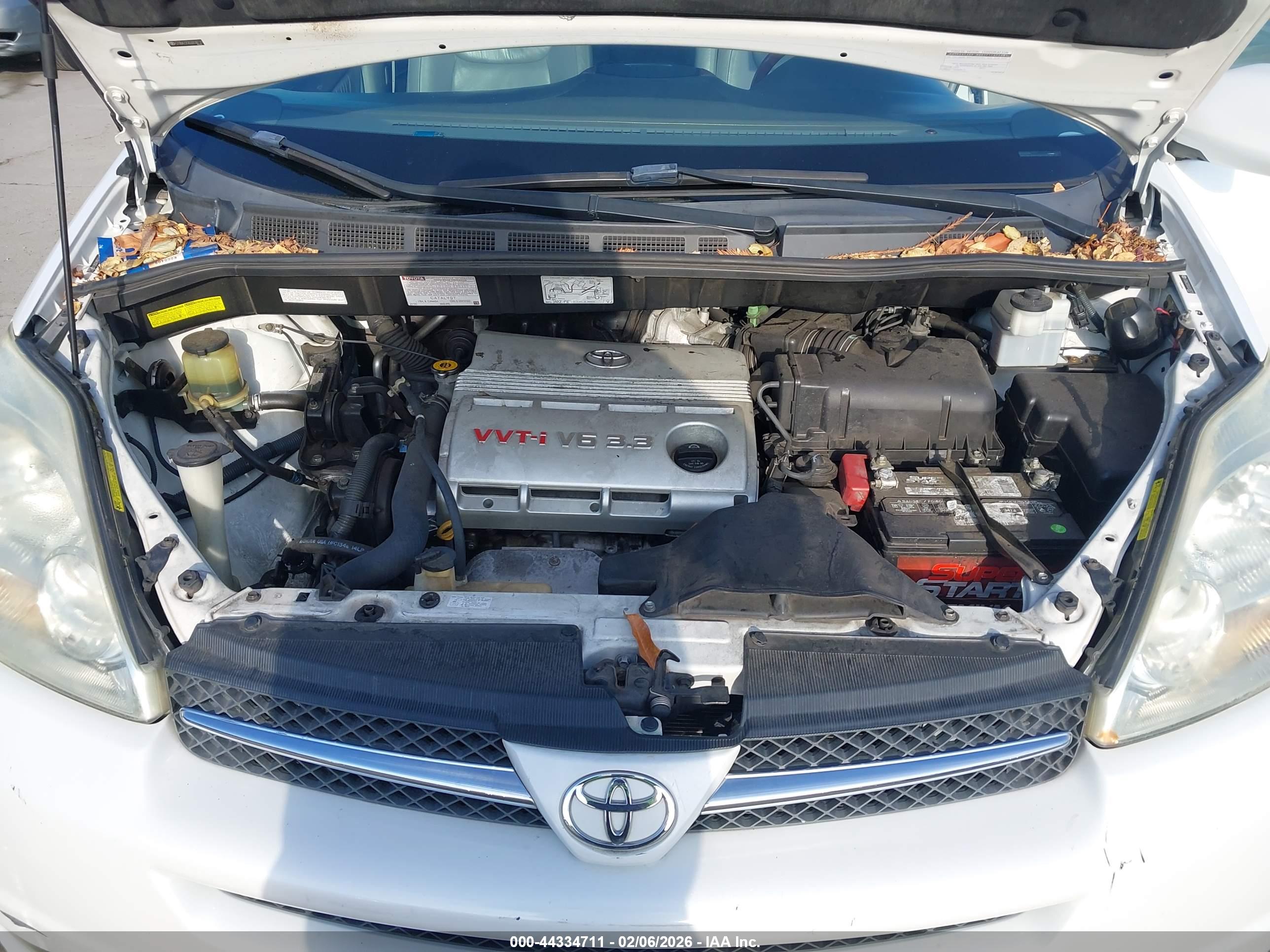TOYOTA SIENNA image 10
