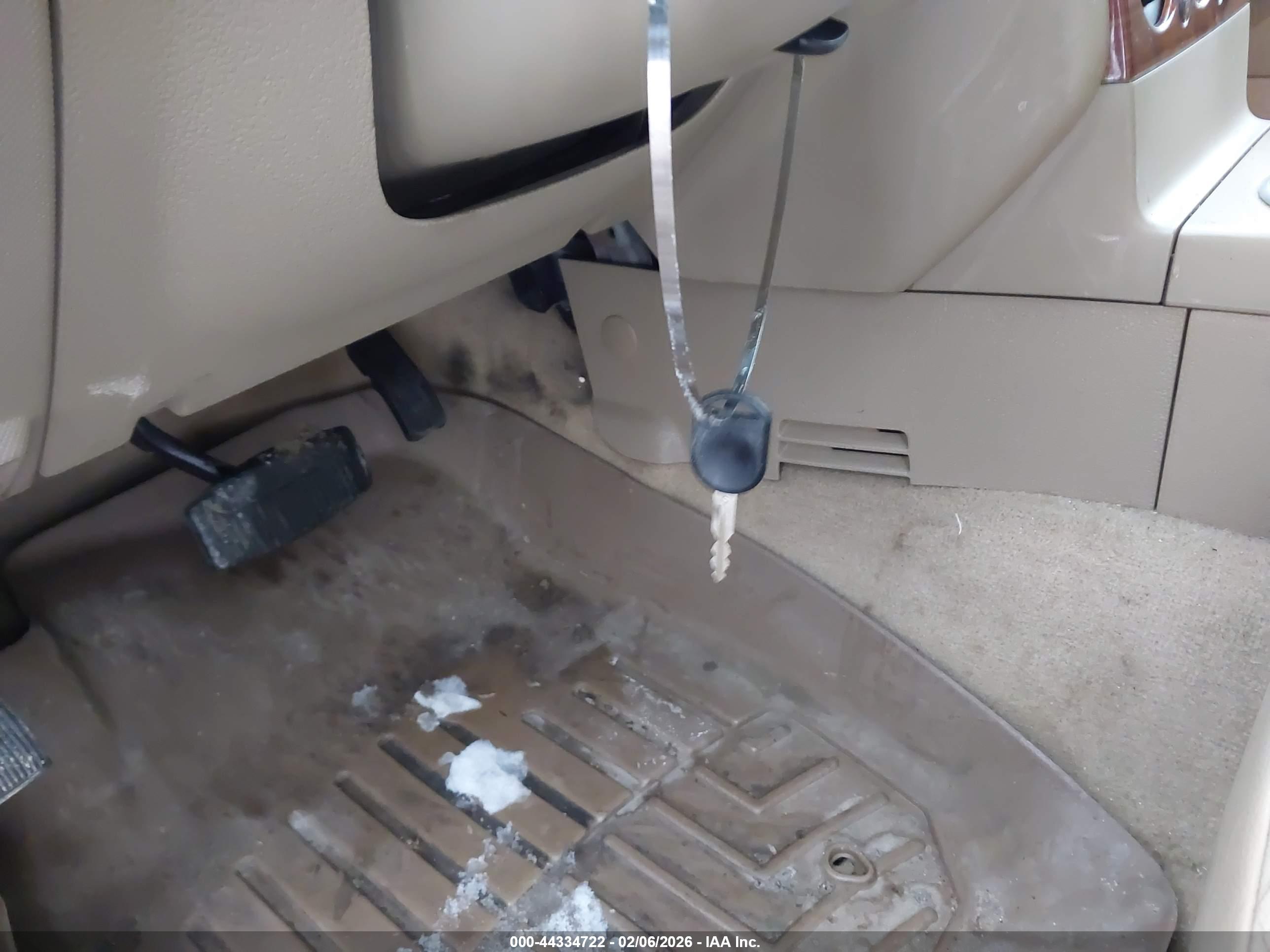 FORD EXPLORER image 11