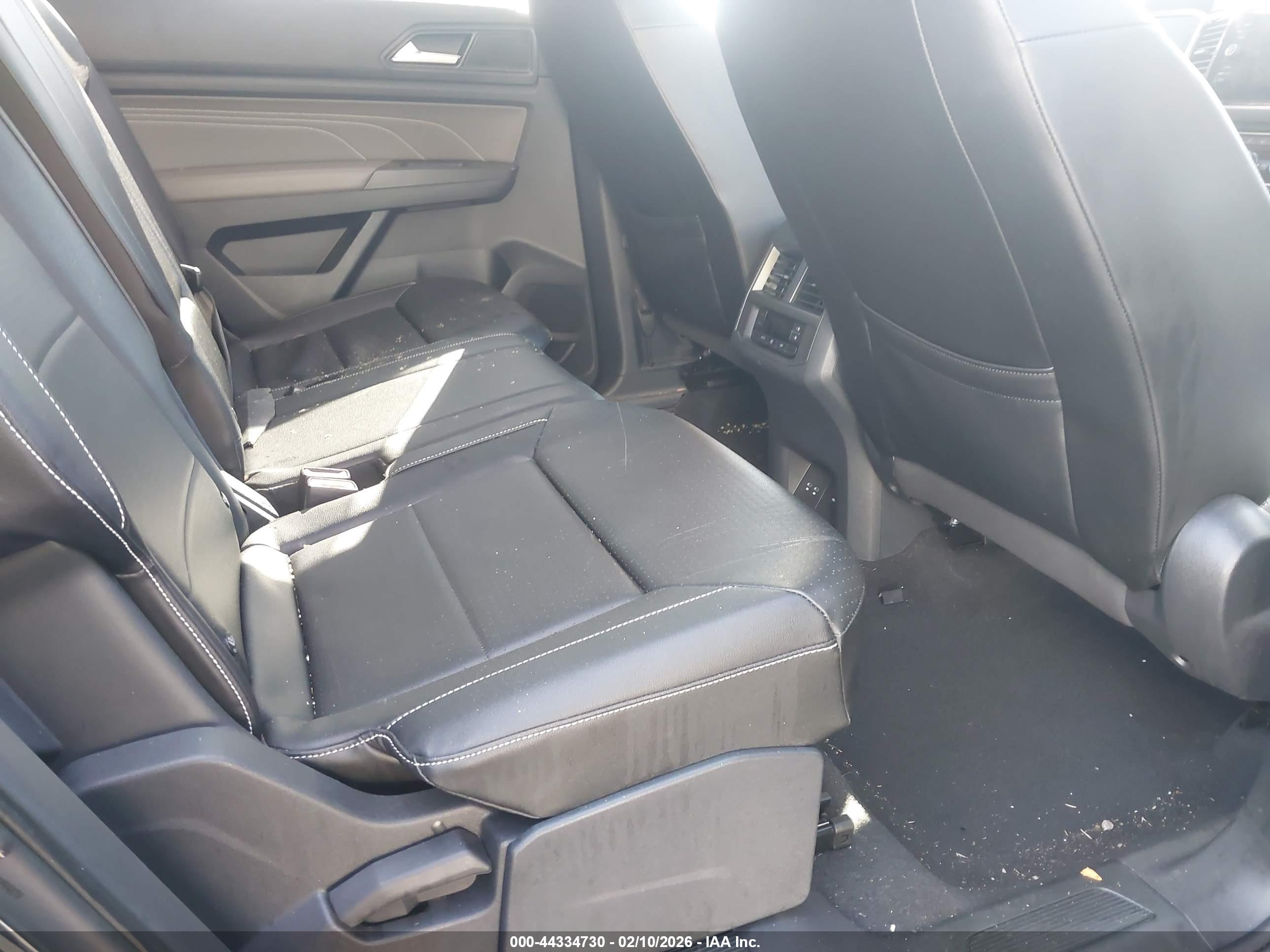 VOLKSWAGEN ATLAS image 8