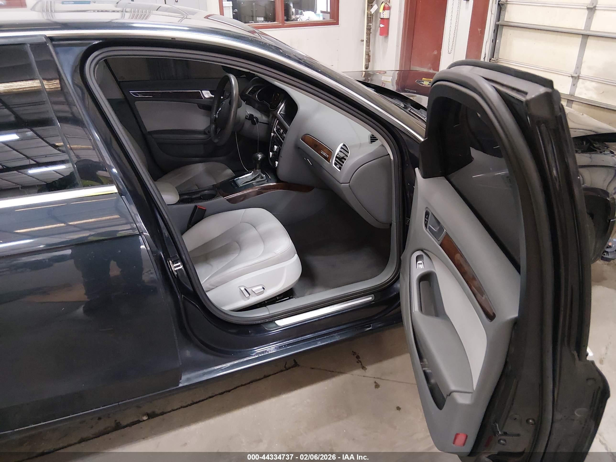 AUDI A4 image 5