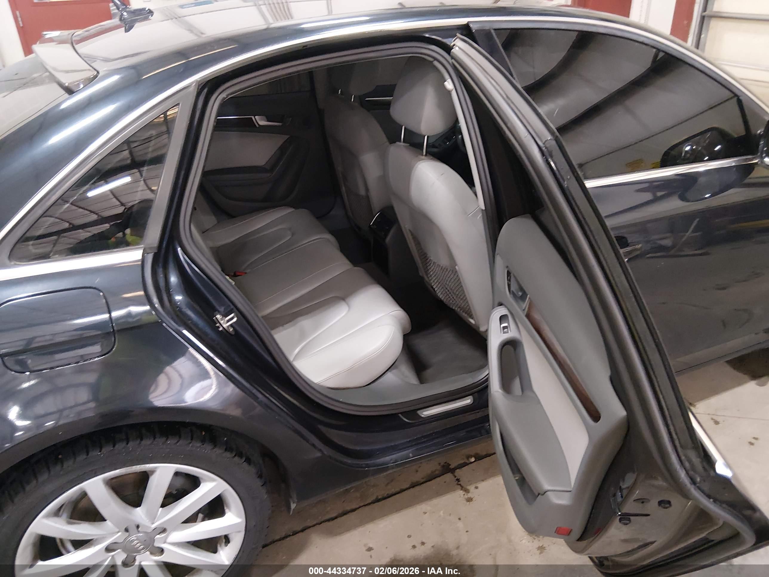 AUDI A4 image 8