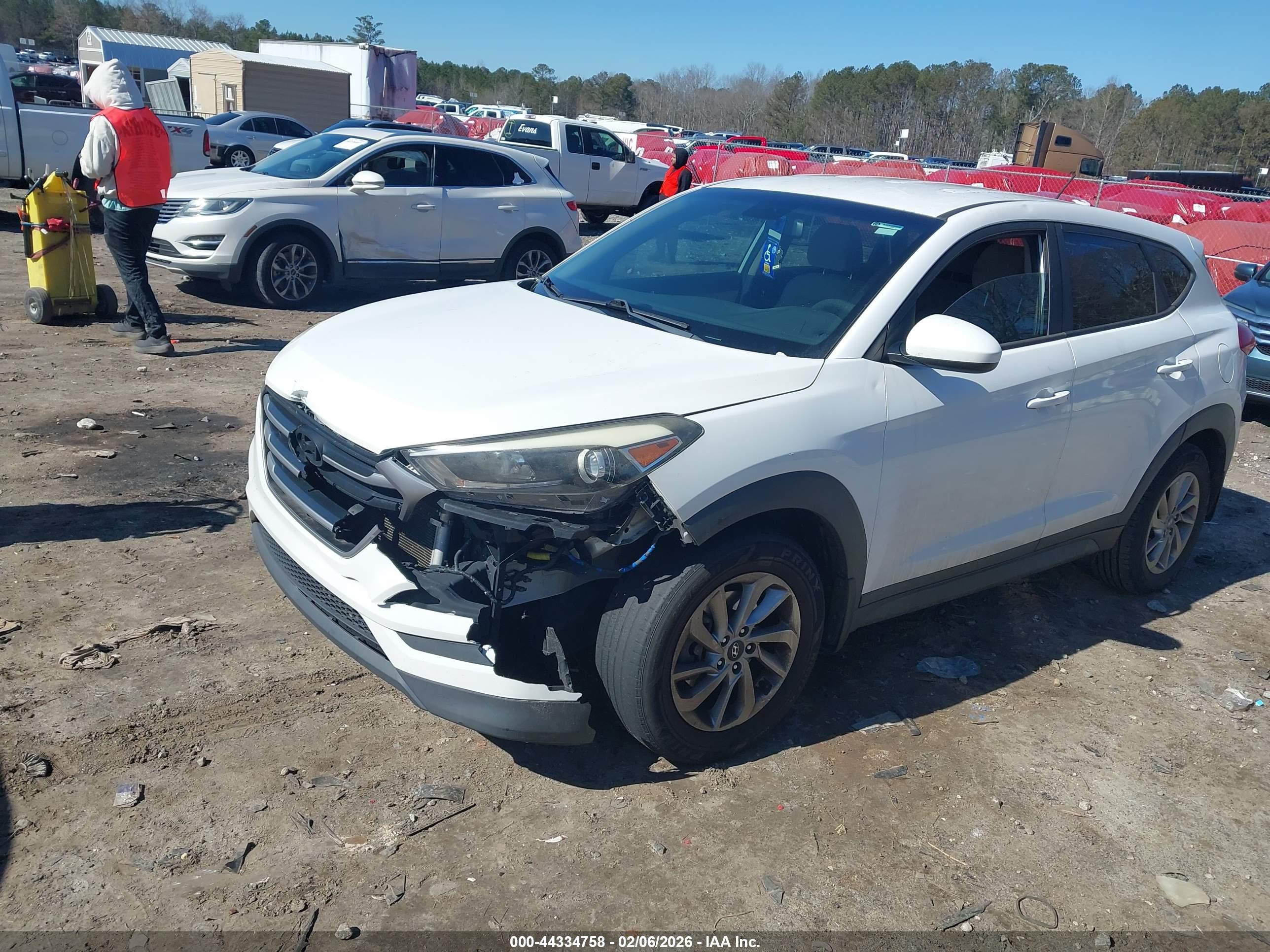 HYUNDAI TUCSON image 2