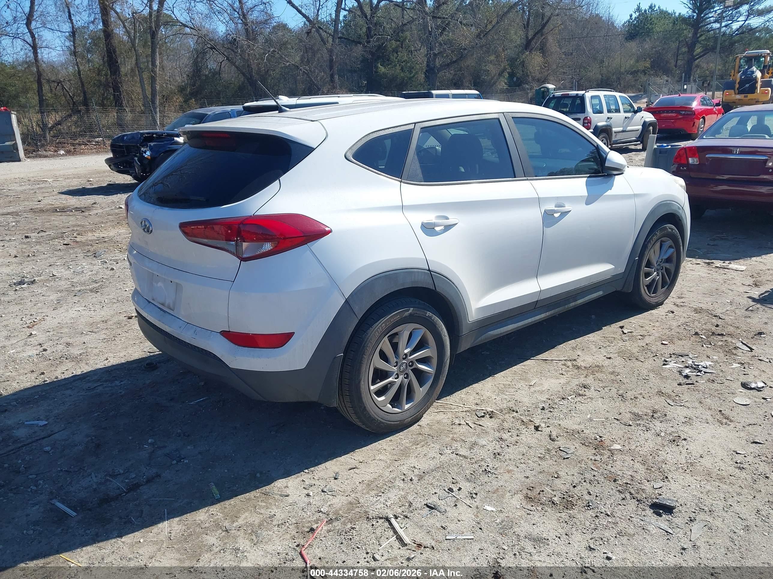 HYUNDAI TUCSON image 4