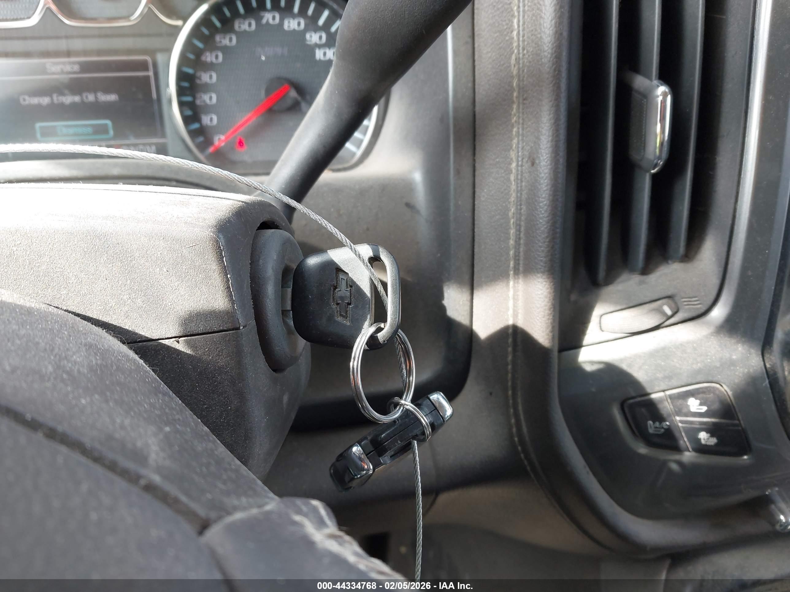 CHEVROLET SILVERADO image 11