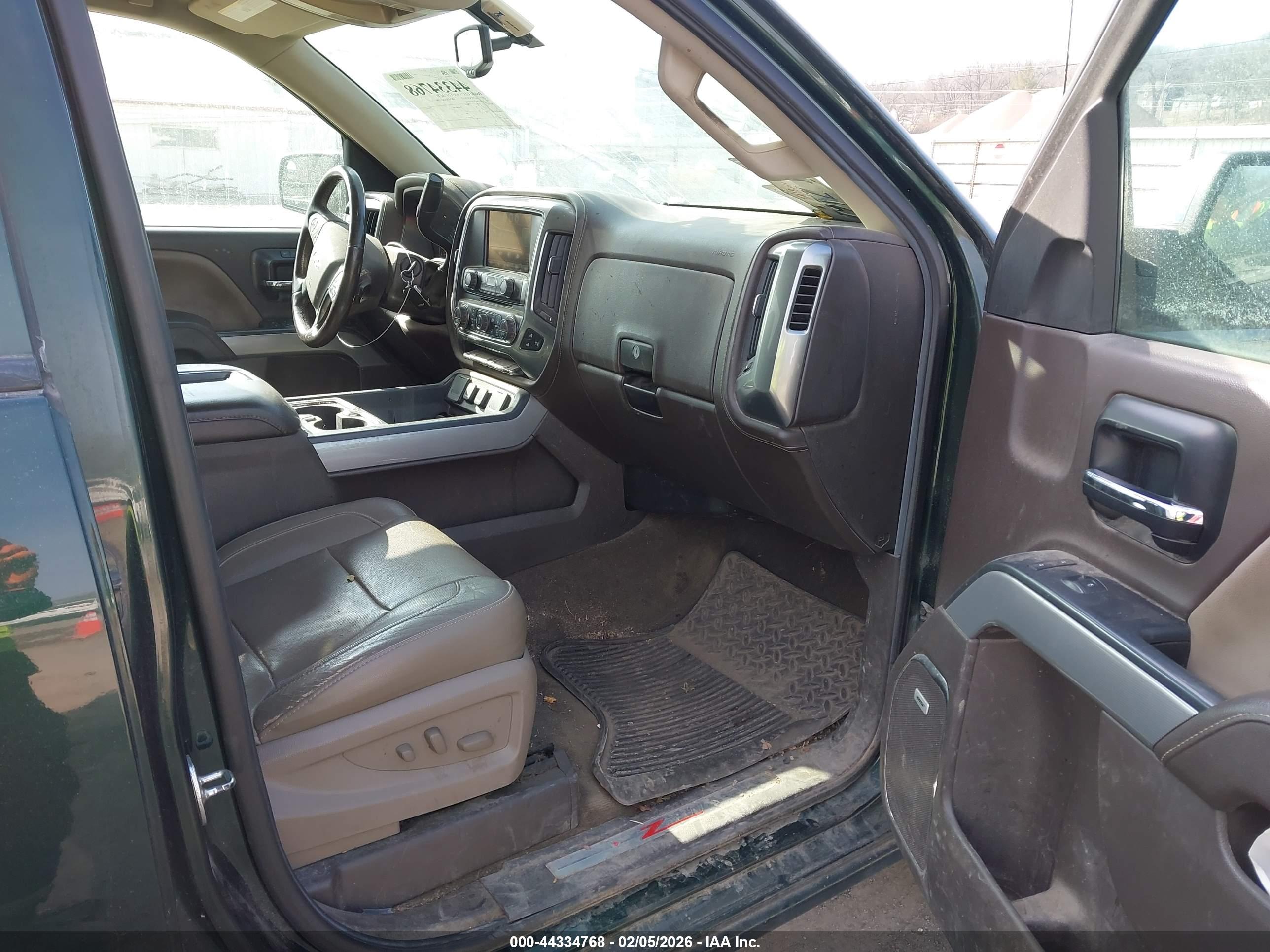 CHEVROLET SILVERADO image 5