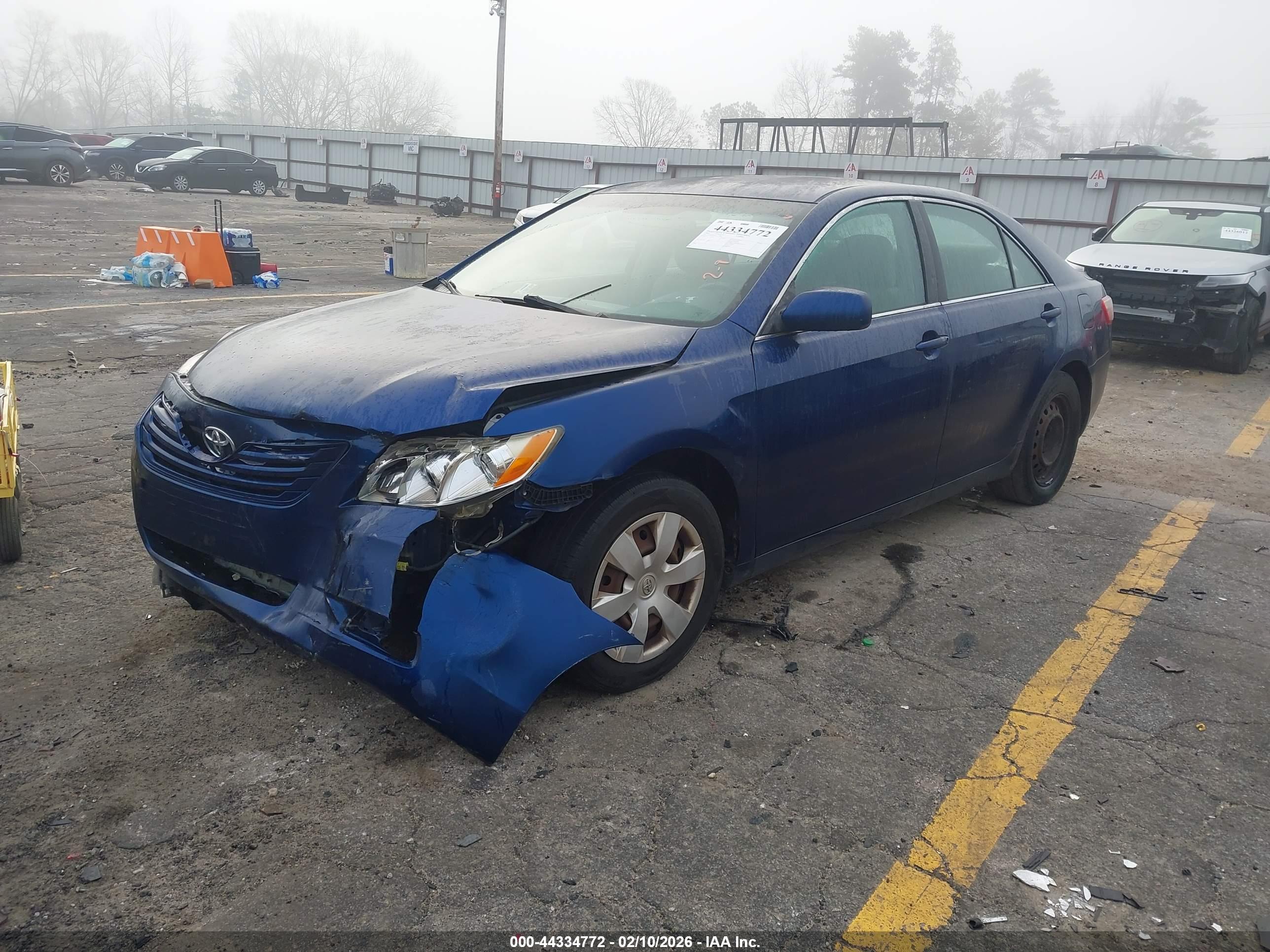 TOYOTA CAMRY image 2