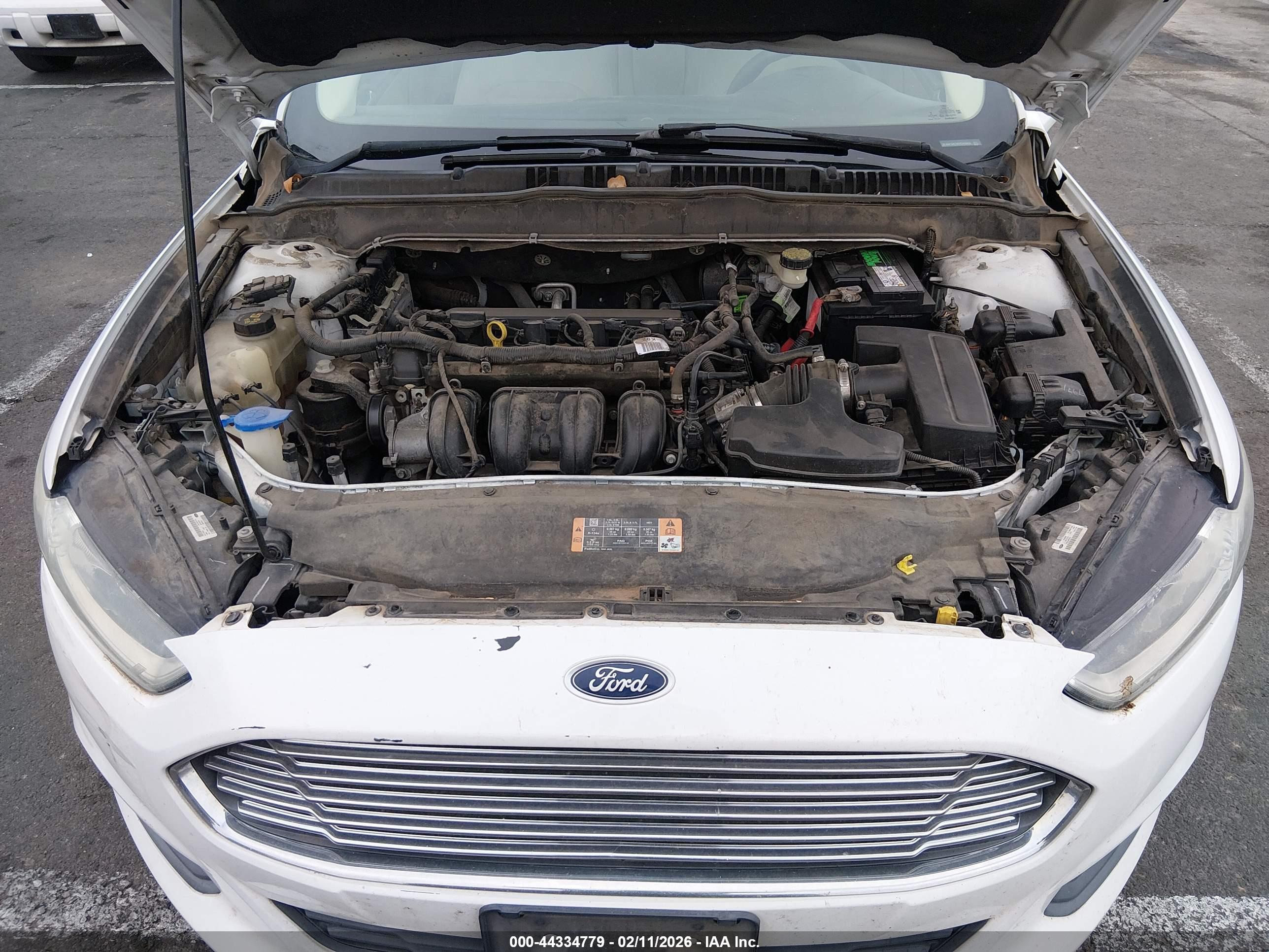 FORD FUSION image 10