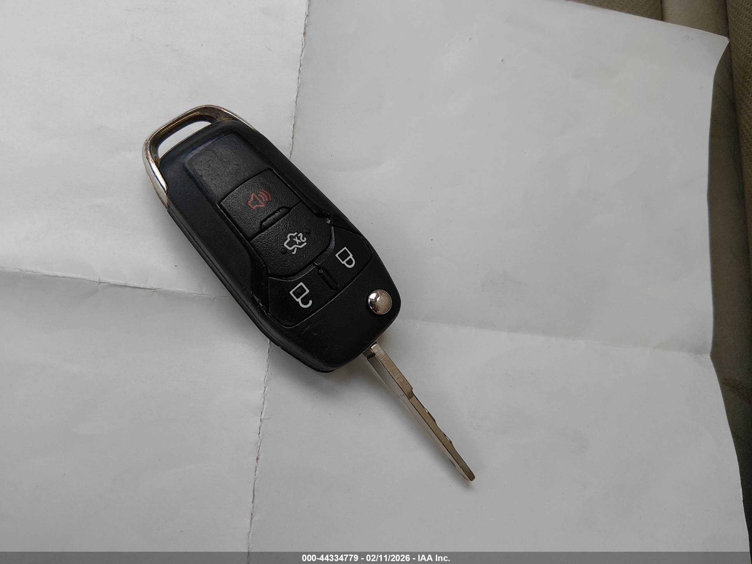 FORD FUSION image 11