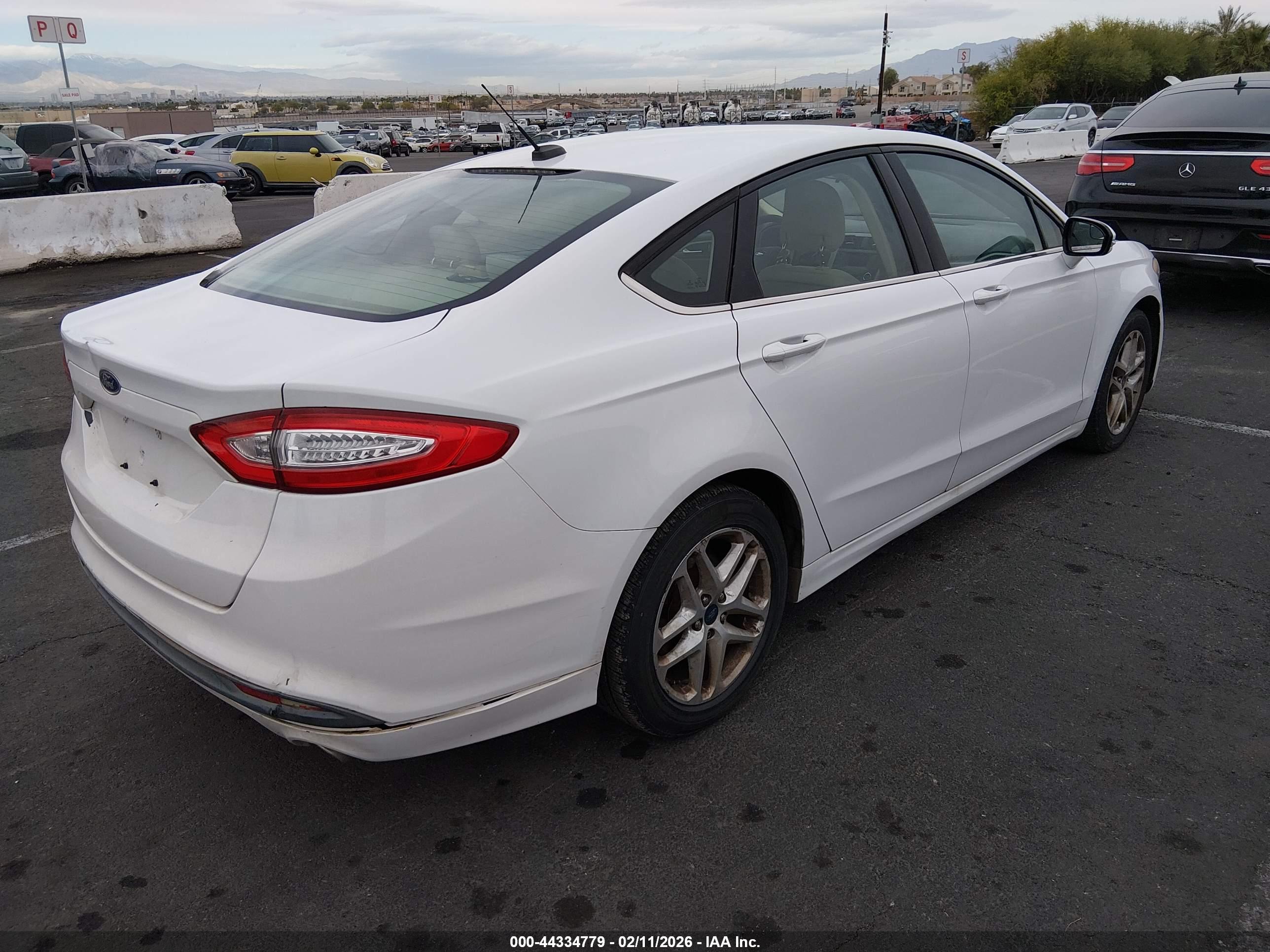 FORD FUSION image 4
