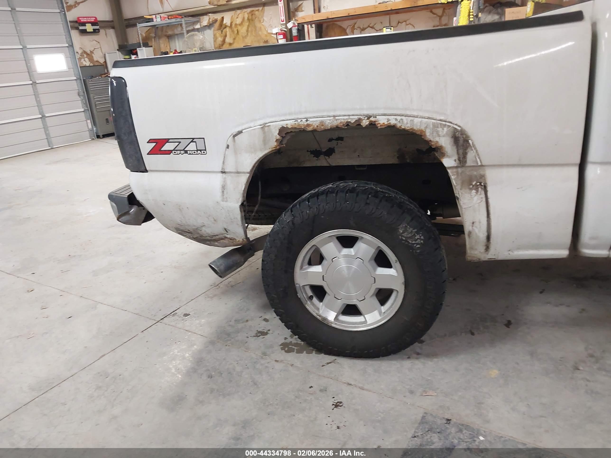 GMC SIERRA image 6