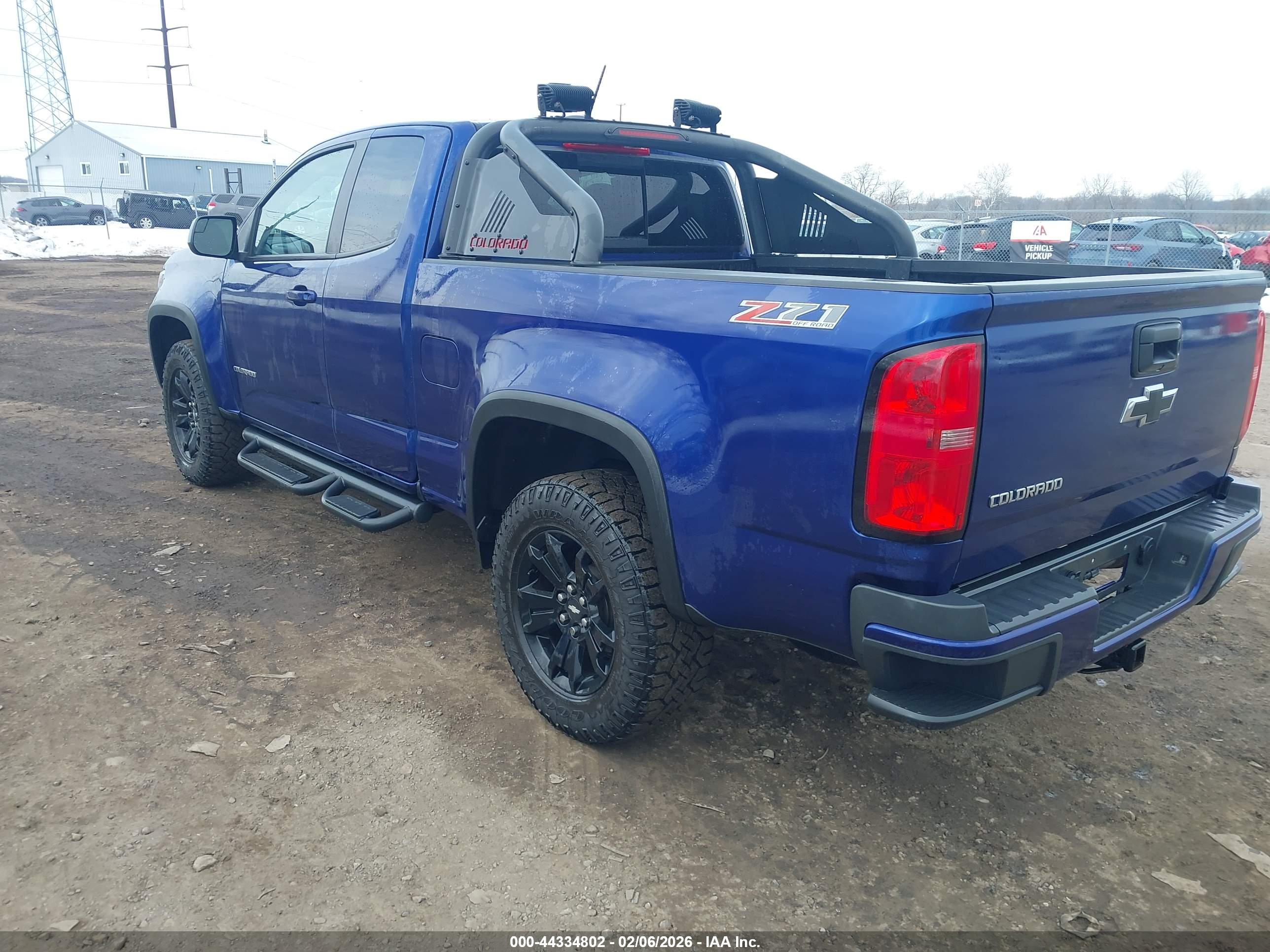 CHEVROLET COLORADO image 3