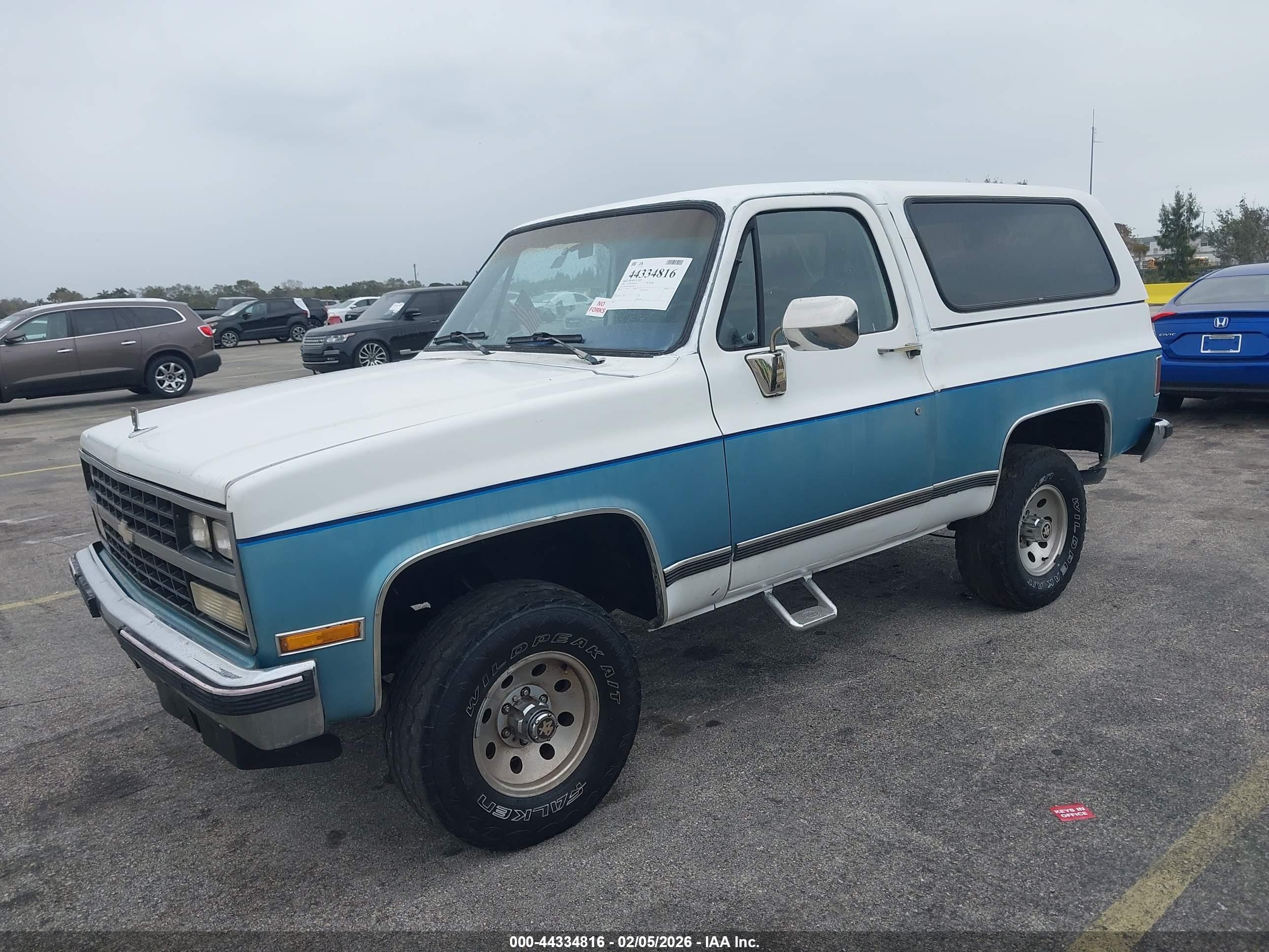 CHEVROLET BLAZER image 2