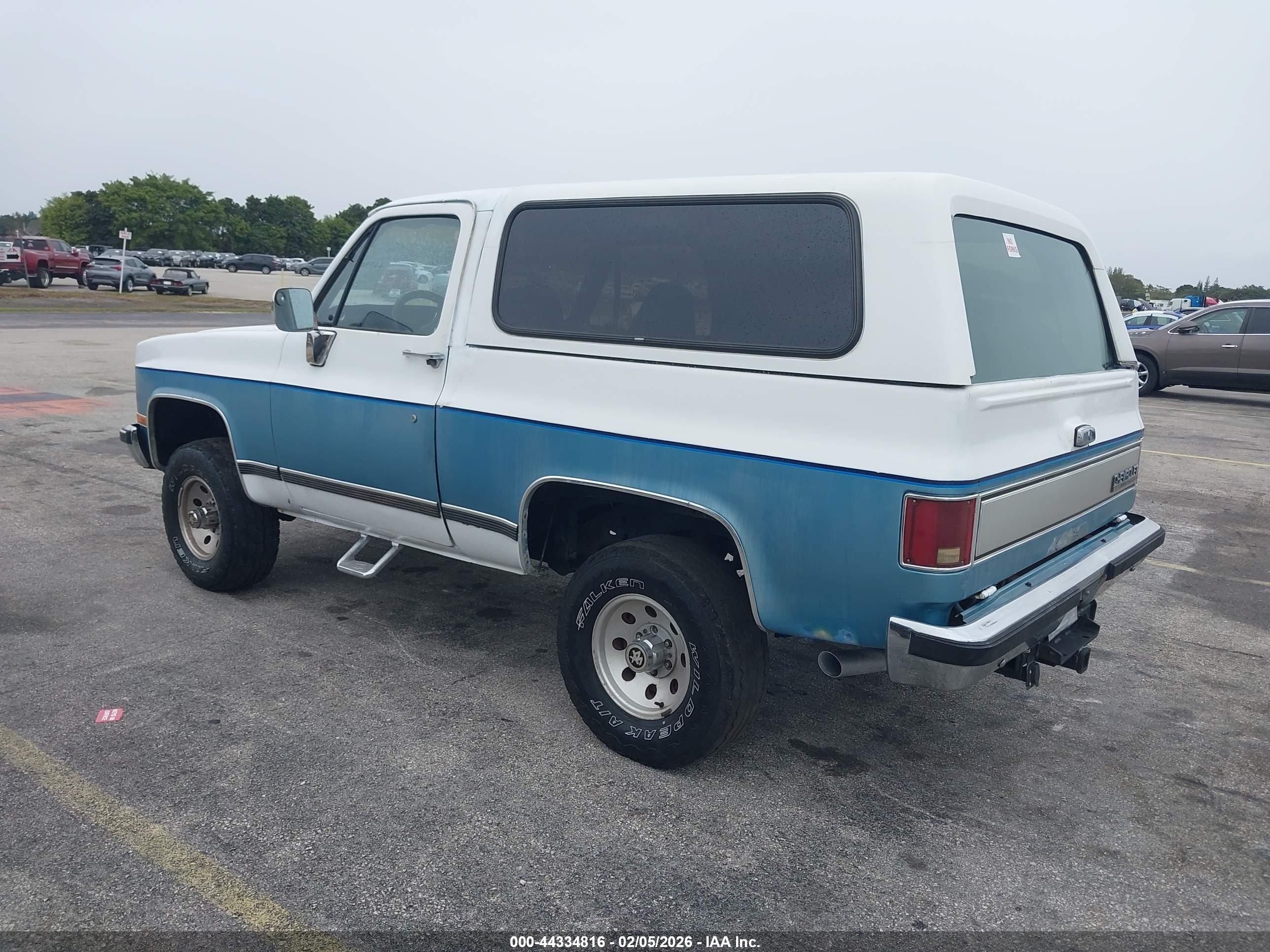 CHEVROLET BLAZER image 3