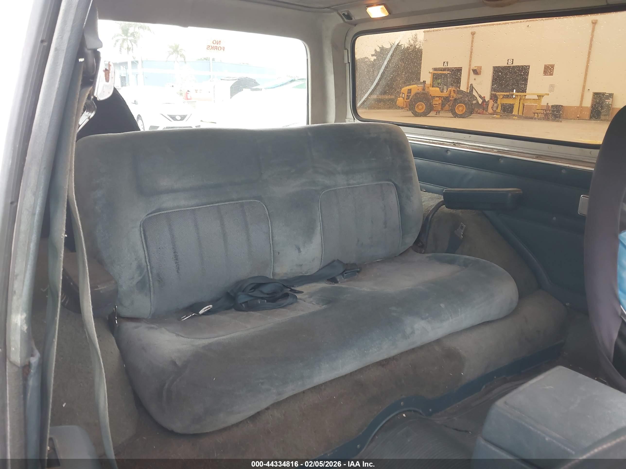 CHEVROLET BLAZER image 8