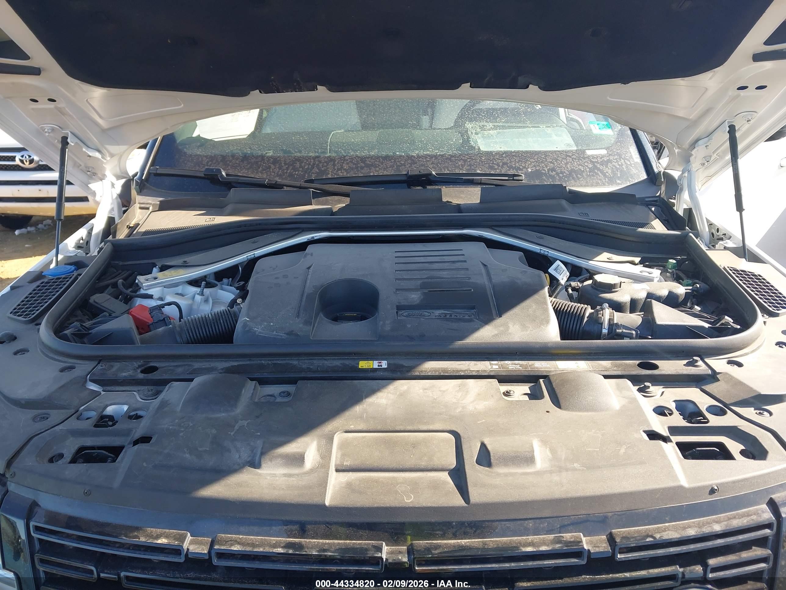 LAND ROVER image 10