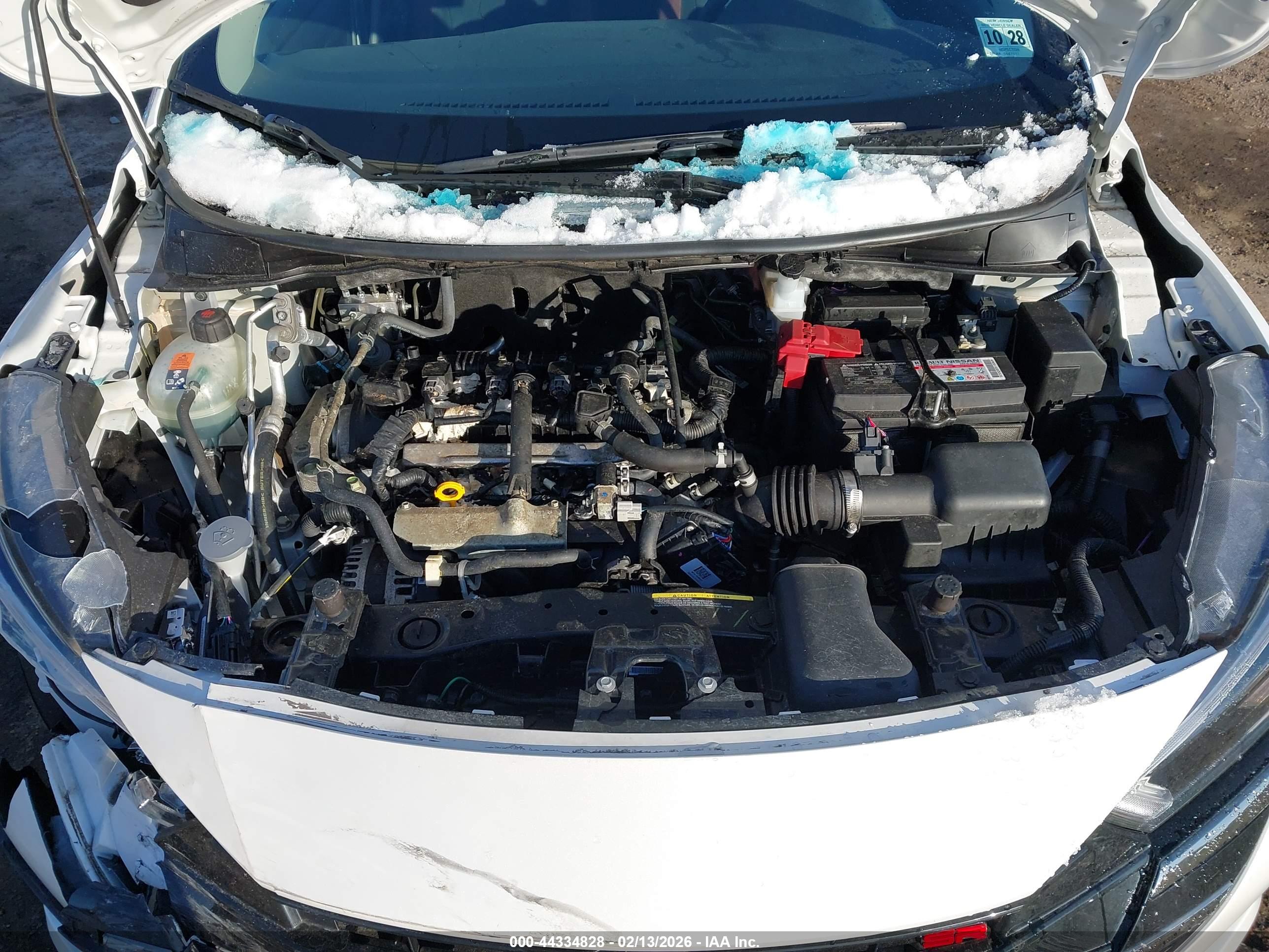 NISSAN VERSA image 10