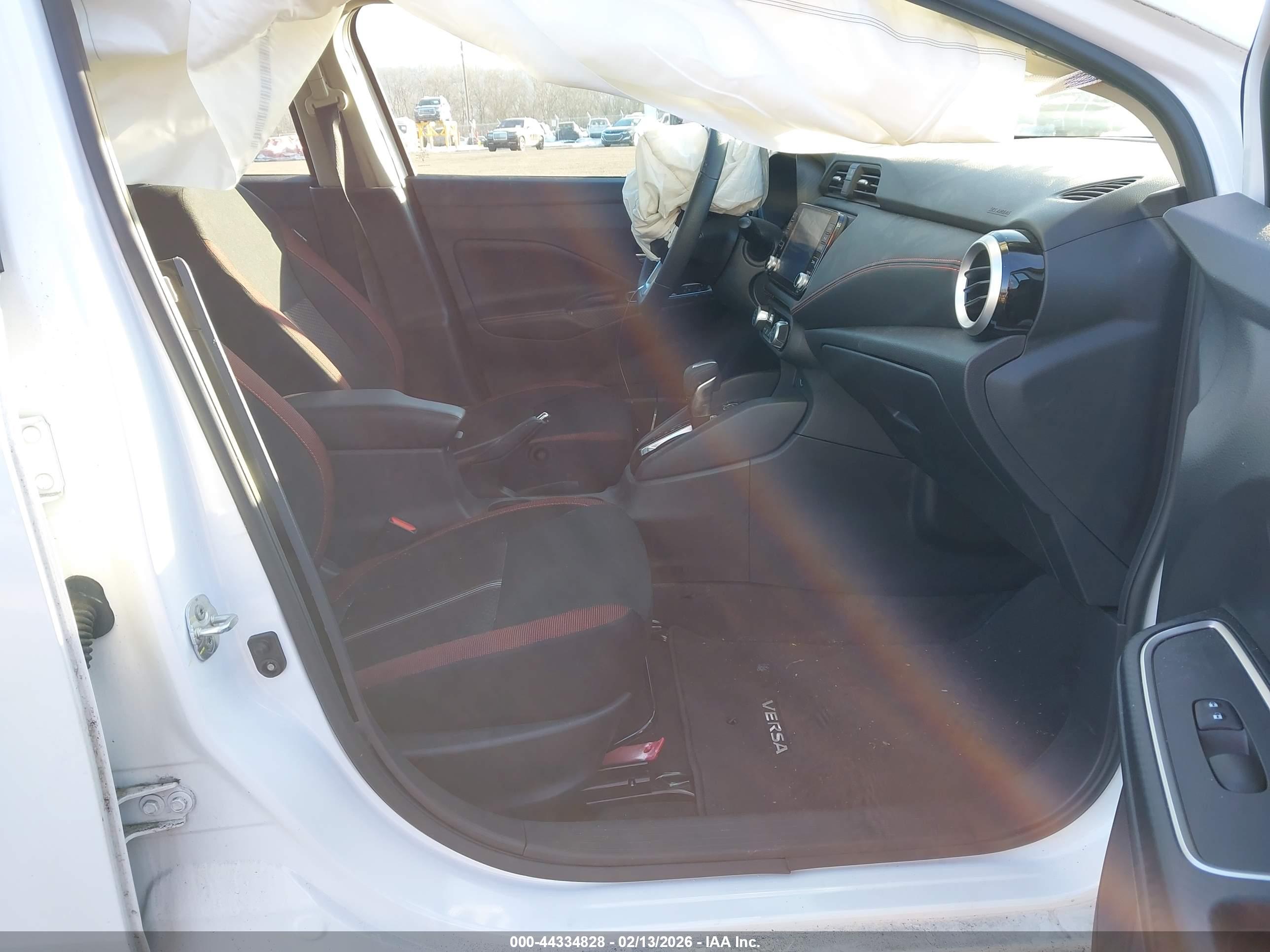 NISSAN VERSA image 5