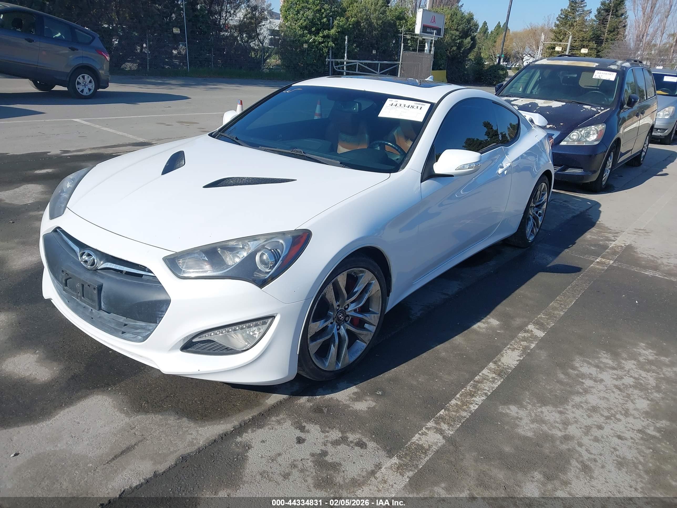 HYUNDAI GENESIS image 2