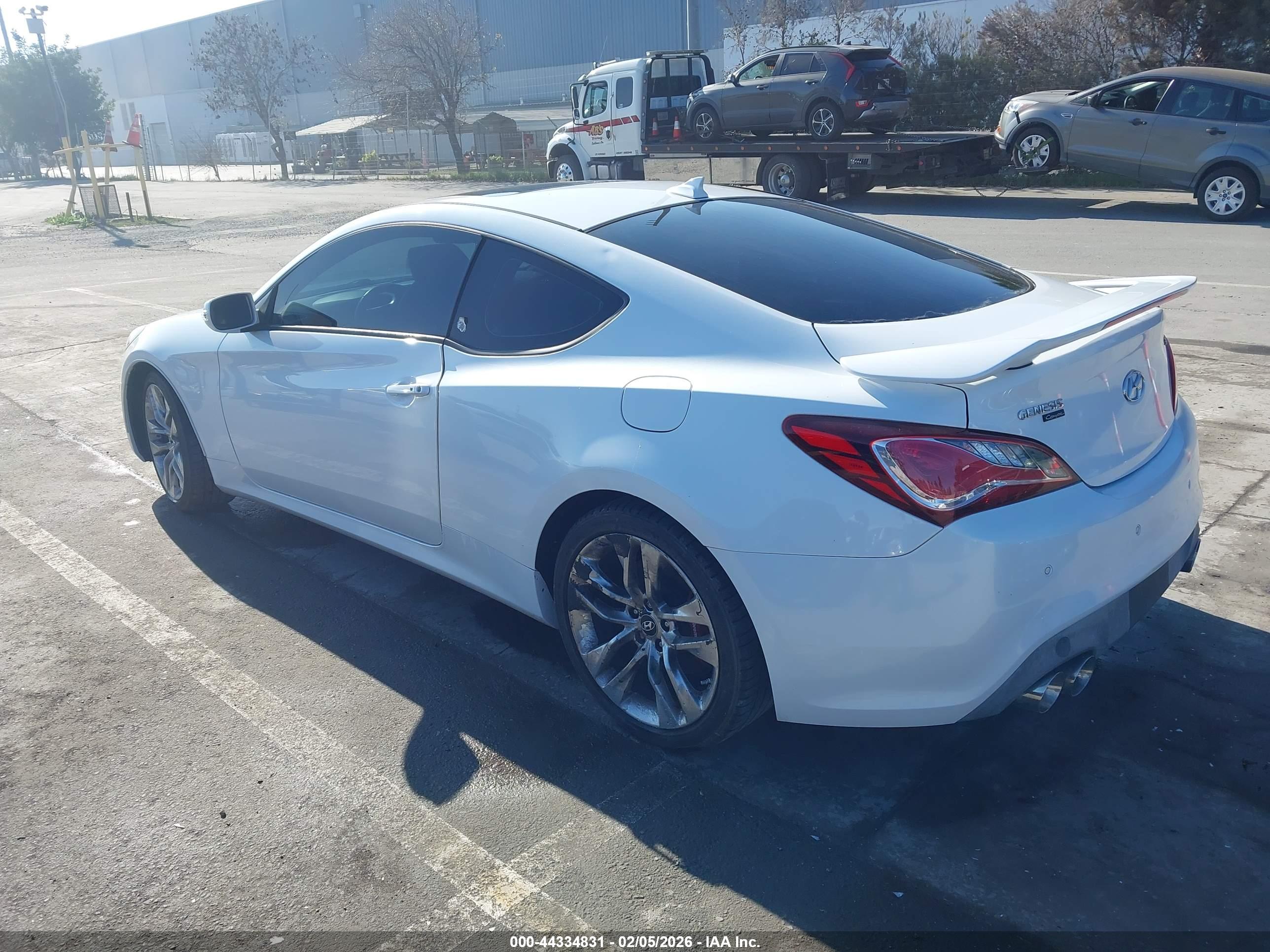 HYUNDAI GENESIS image 3