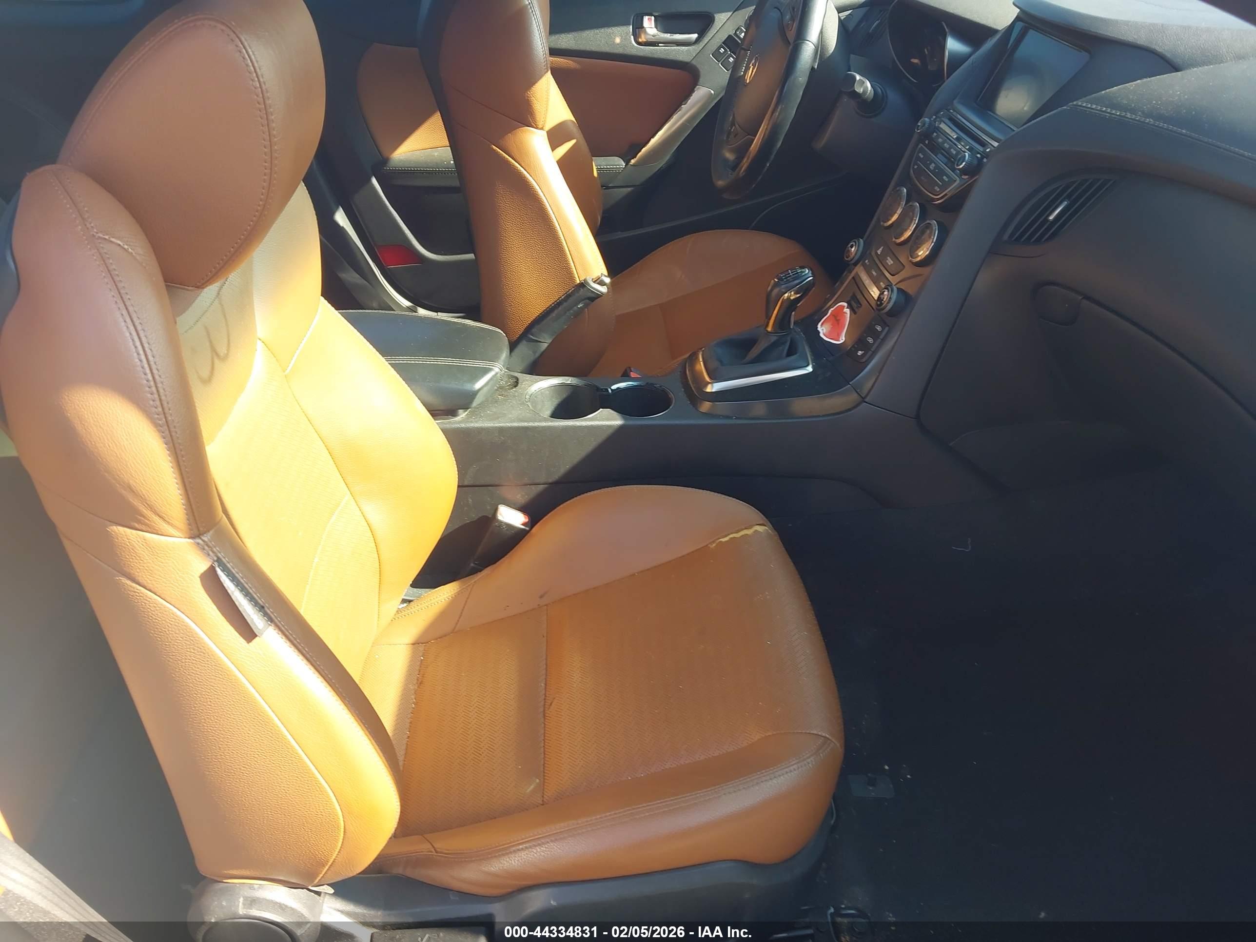 HYUNDAI GENESIS image 5