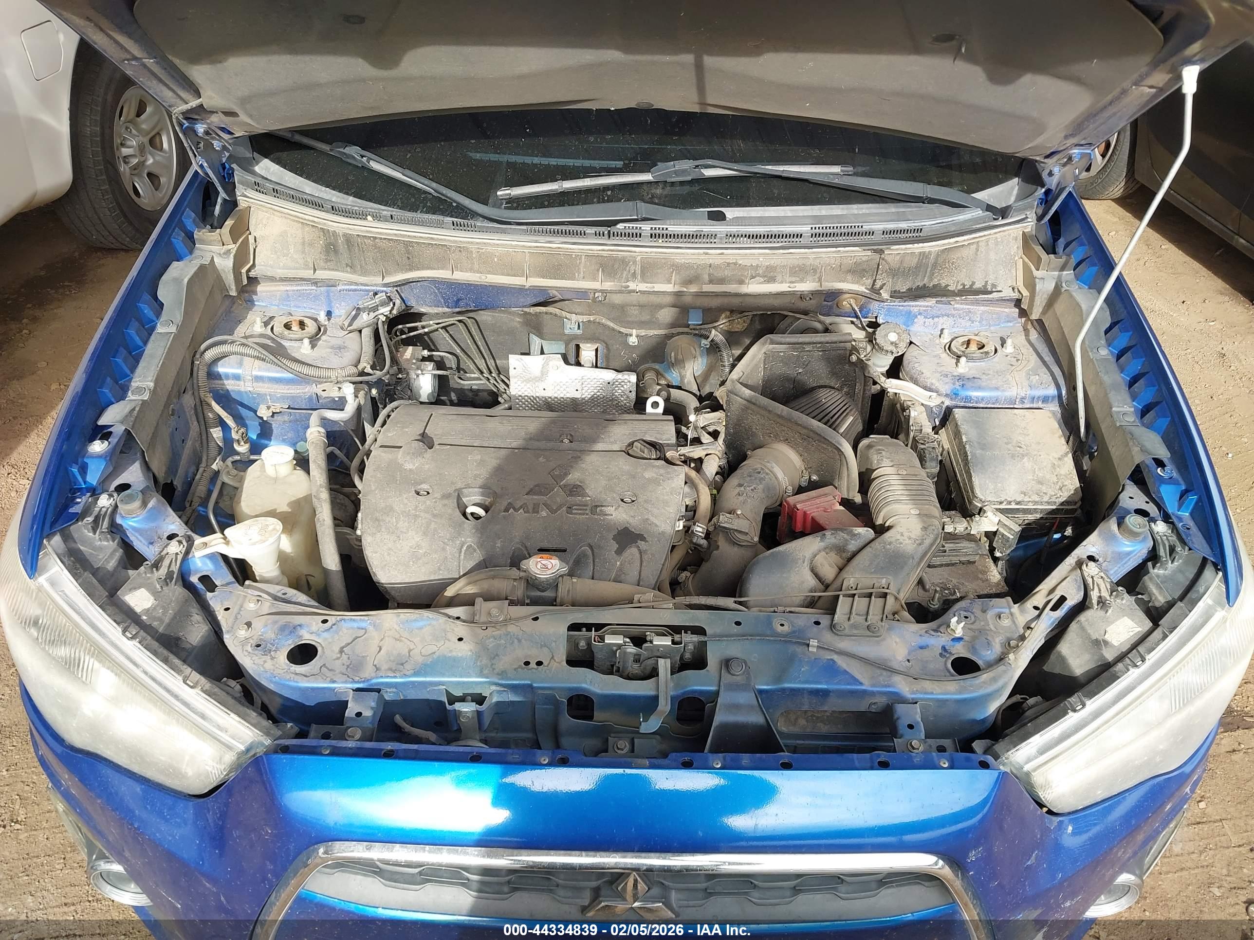 MITSUBISHI OUTLANDER image 10