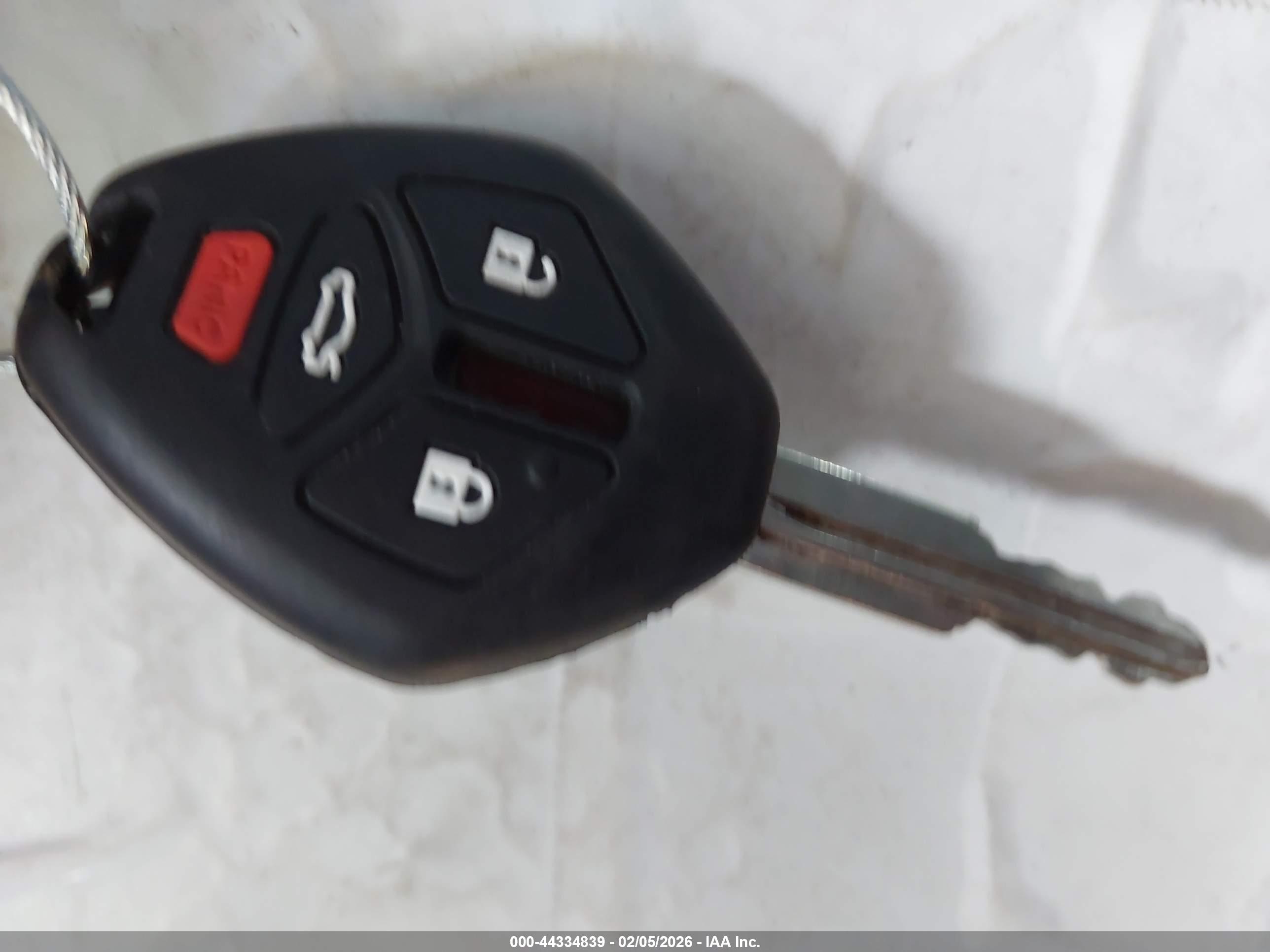 MITSUBISHI OUTLANDER image 11
