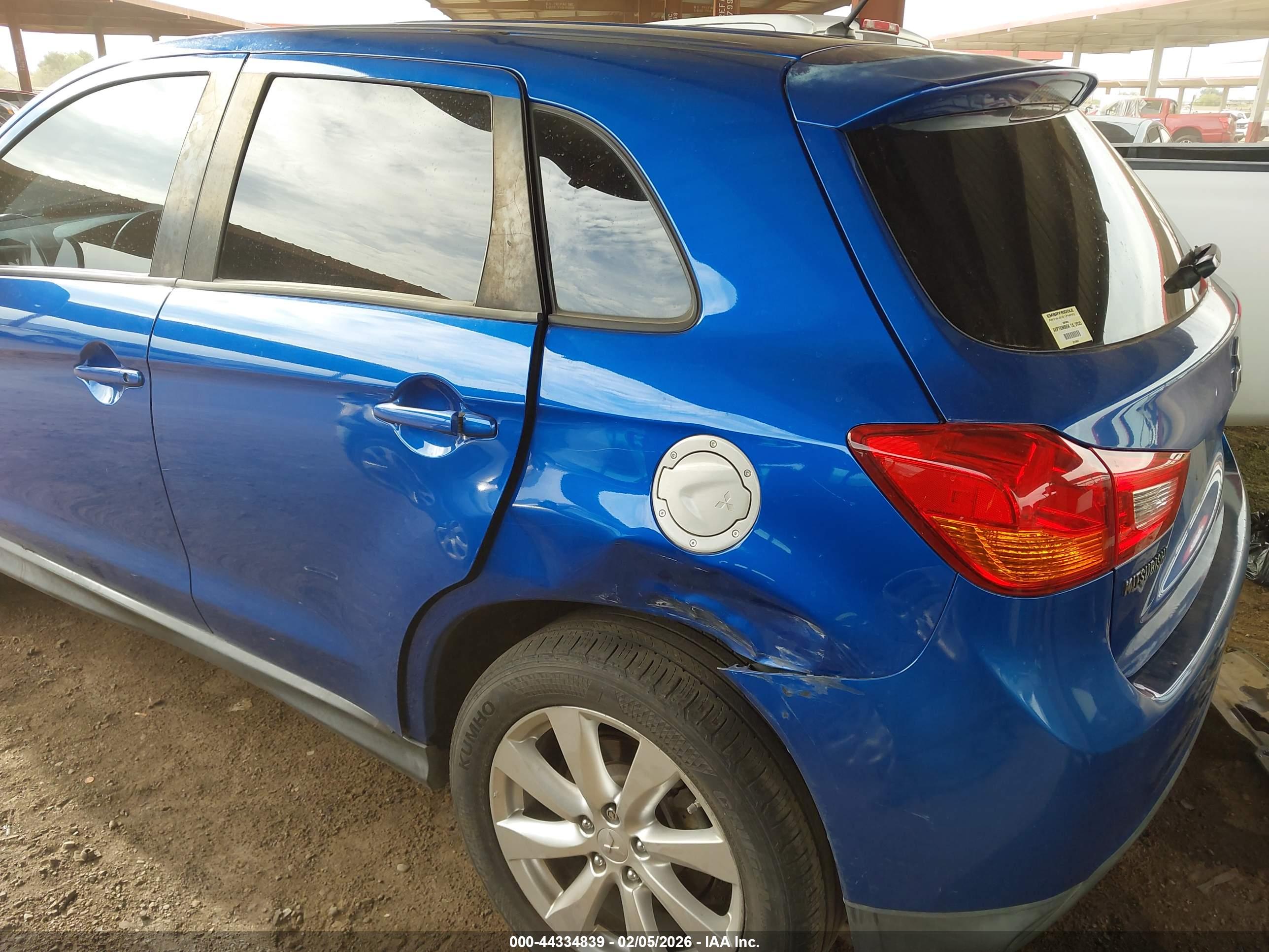 MITSUBISHI OUTLANDER image 6