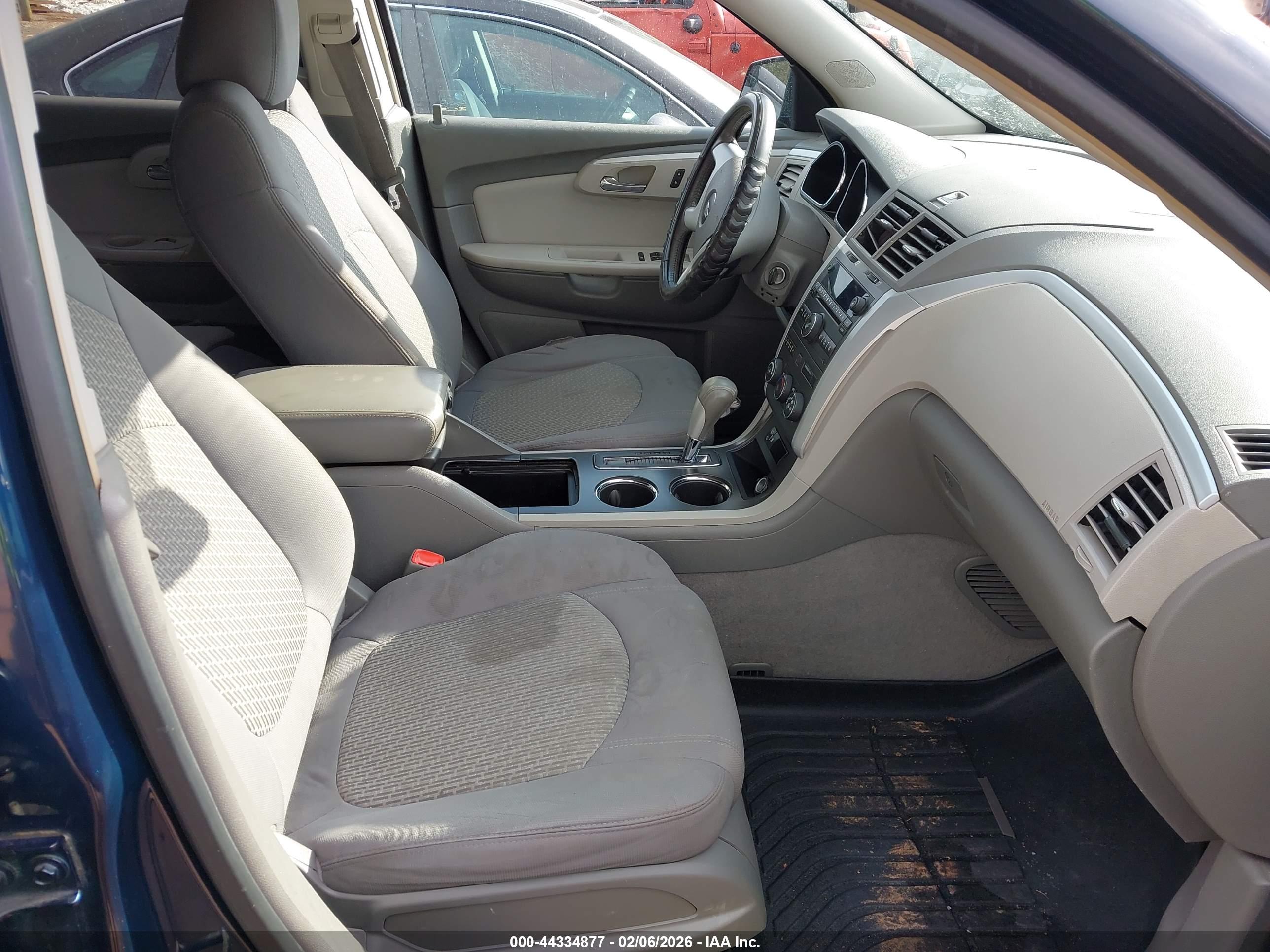 CHEVROLET TRAVERSE image 5