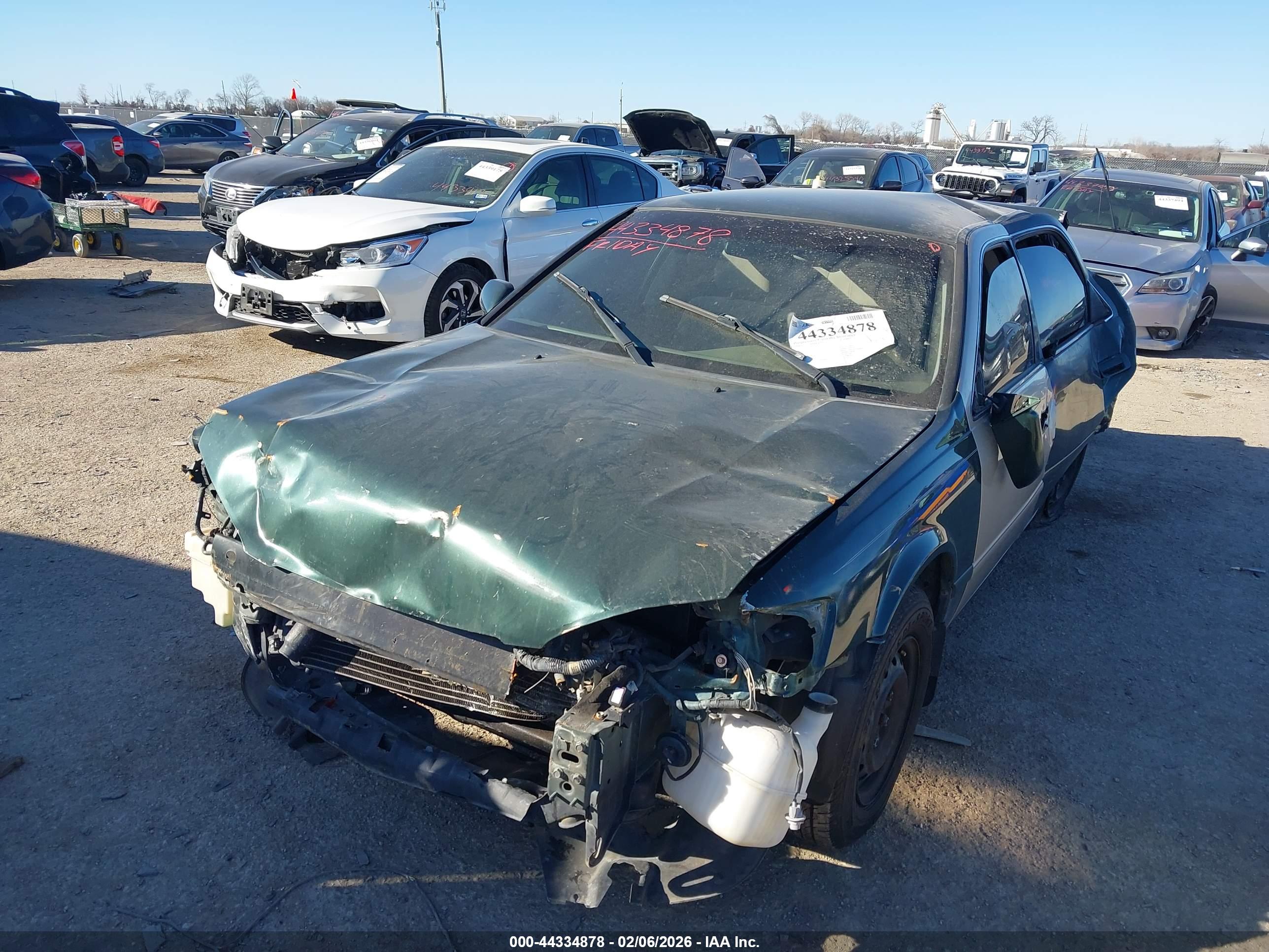 TOYOTA CAMRY image 2