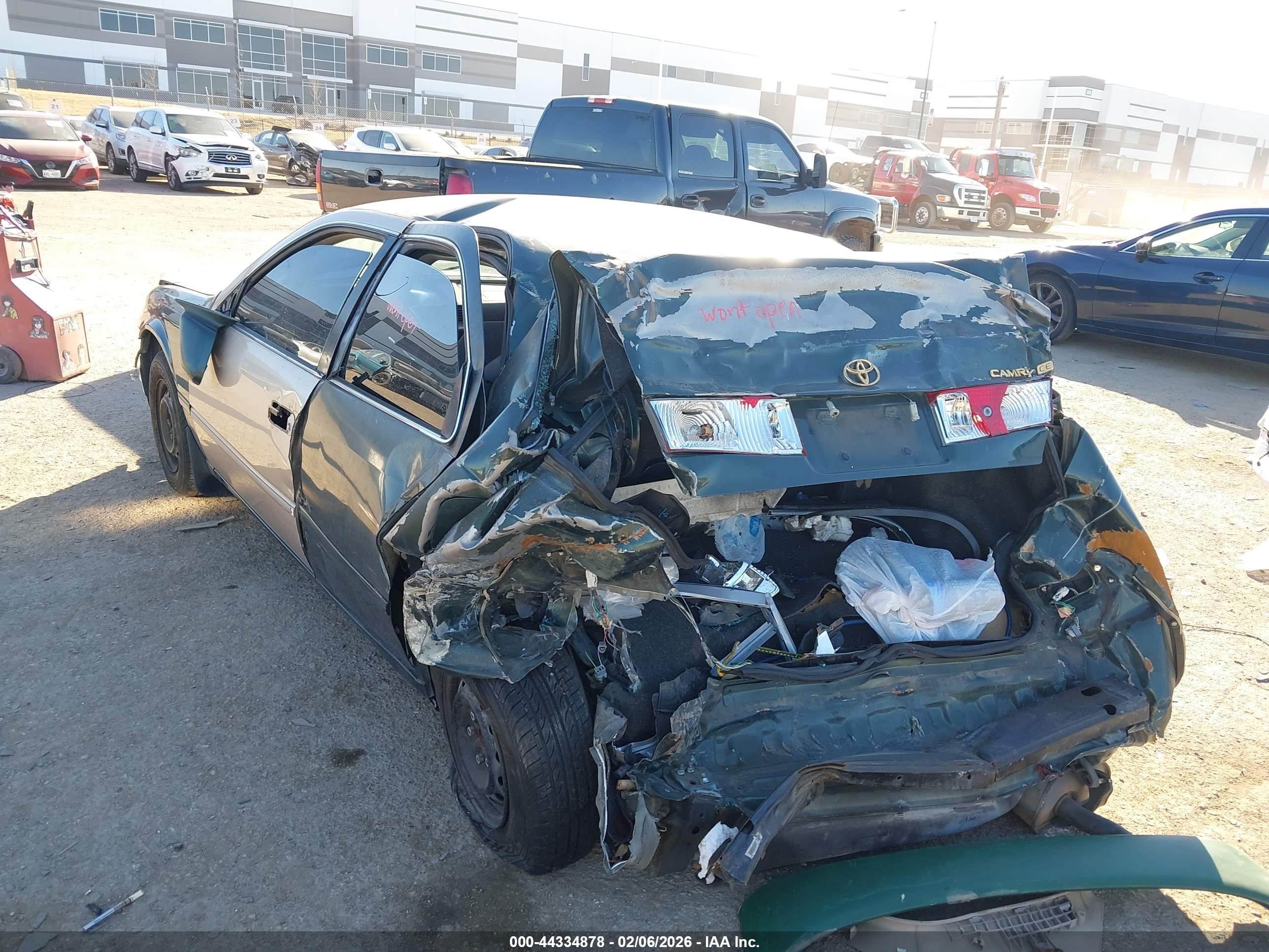 TOYOTA CAMRY image 3
