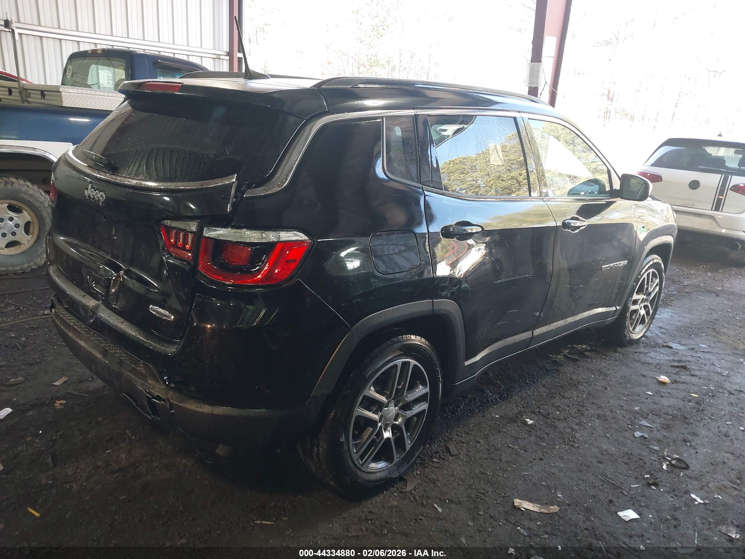 JEEP COMPASS image 4