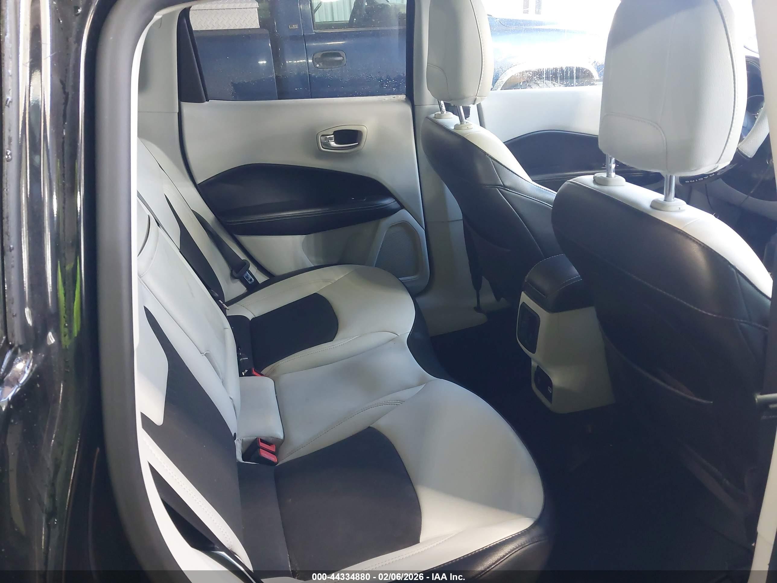 JEEP COMPASS image 8