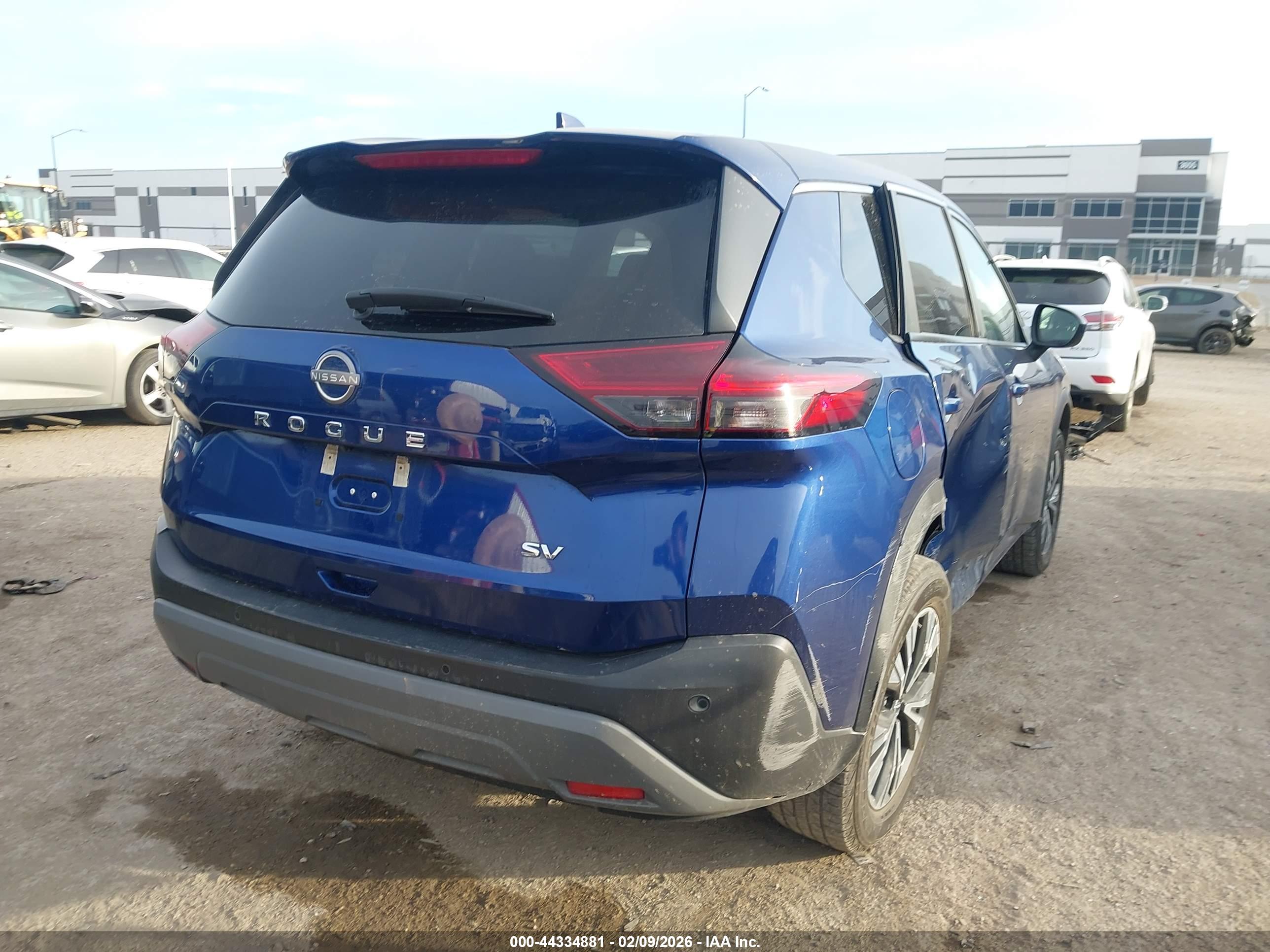 NISSAN ROGUE image 4
