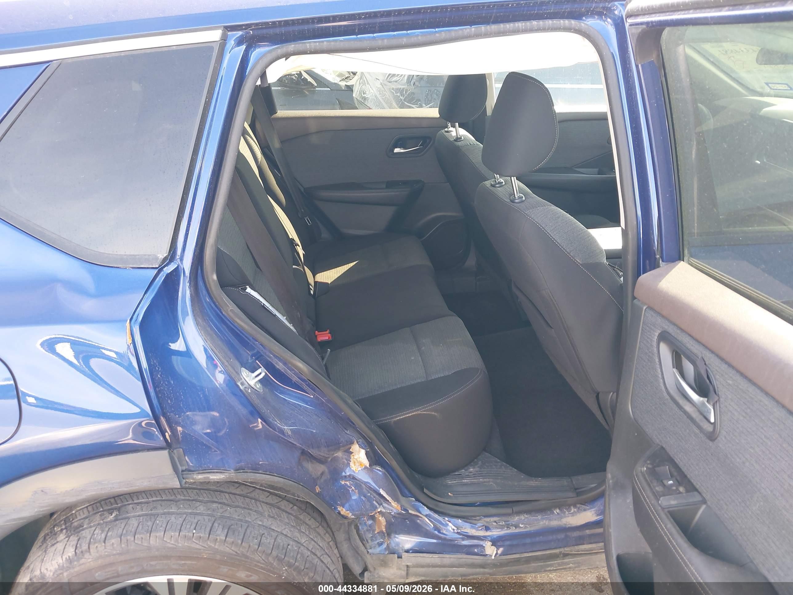 NISSAN ROGUE image 8